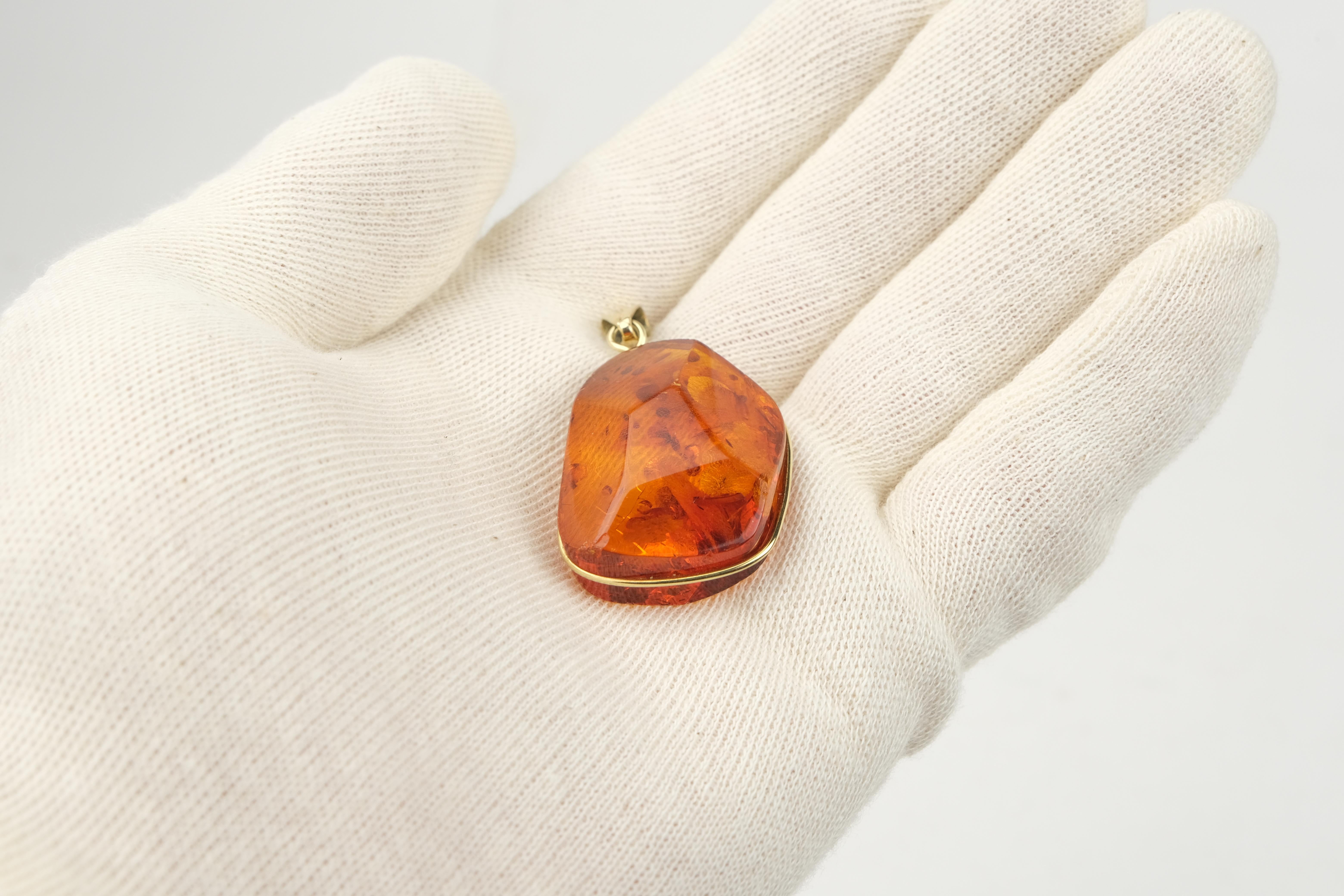 Women's Amber Necklace Pendant For Sale