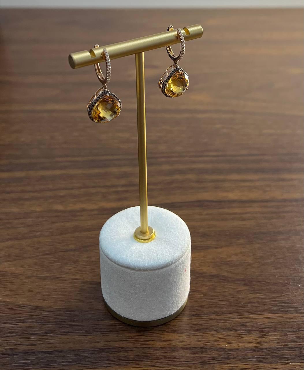 Orecchini a goccia in ambra arancione a forma di pera con diamanti champagne e aureola in oro 14 carati in vendita 4