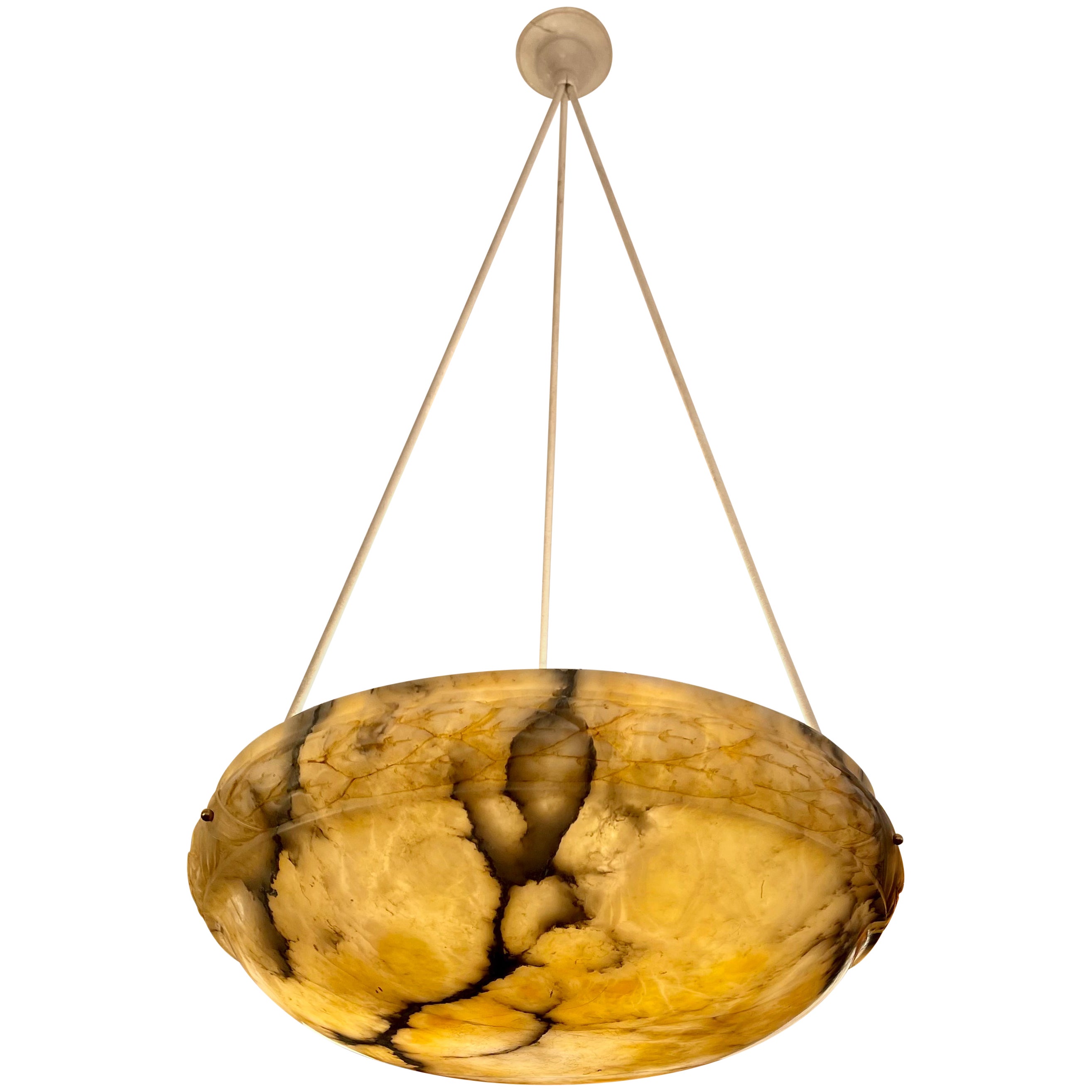 Pendentif en ambre avec détails sculptés, Suède, 1890