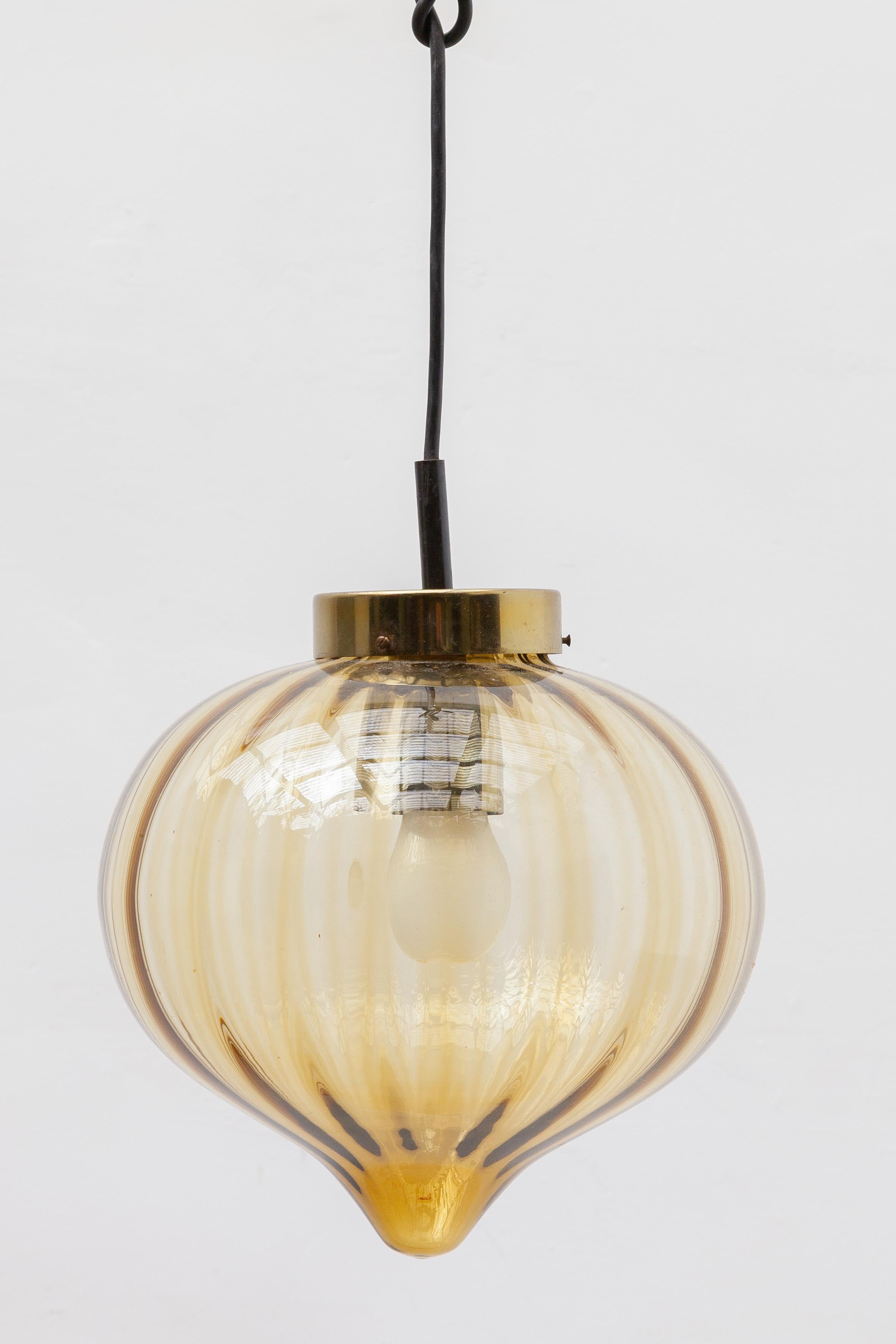 Amber Raak Glass Pendant Light Hand Blown, 1970s In Good Condition For Sale In Antwerp, BE