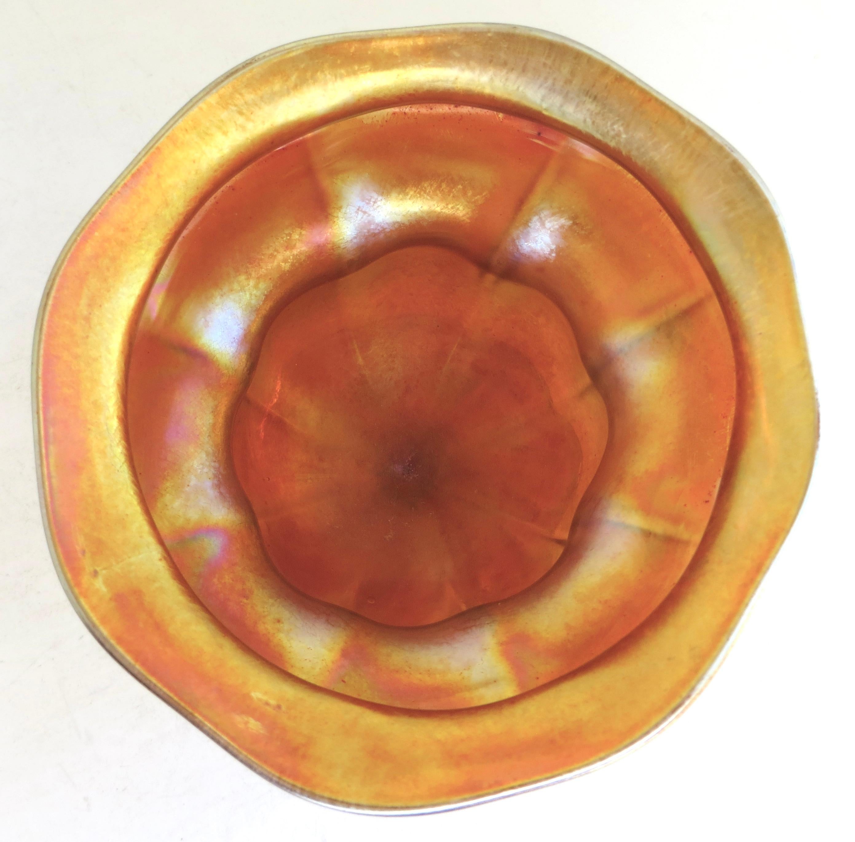 Art nouveau Compotier en verre favrile 