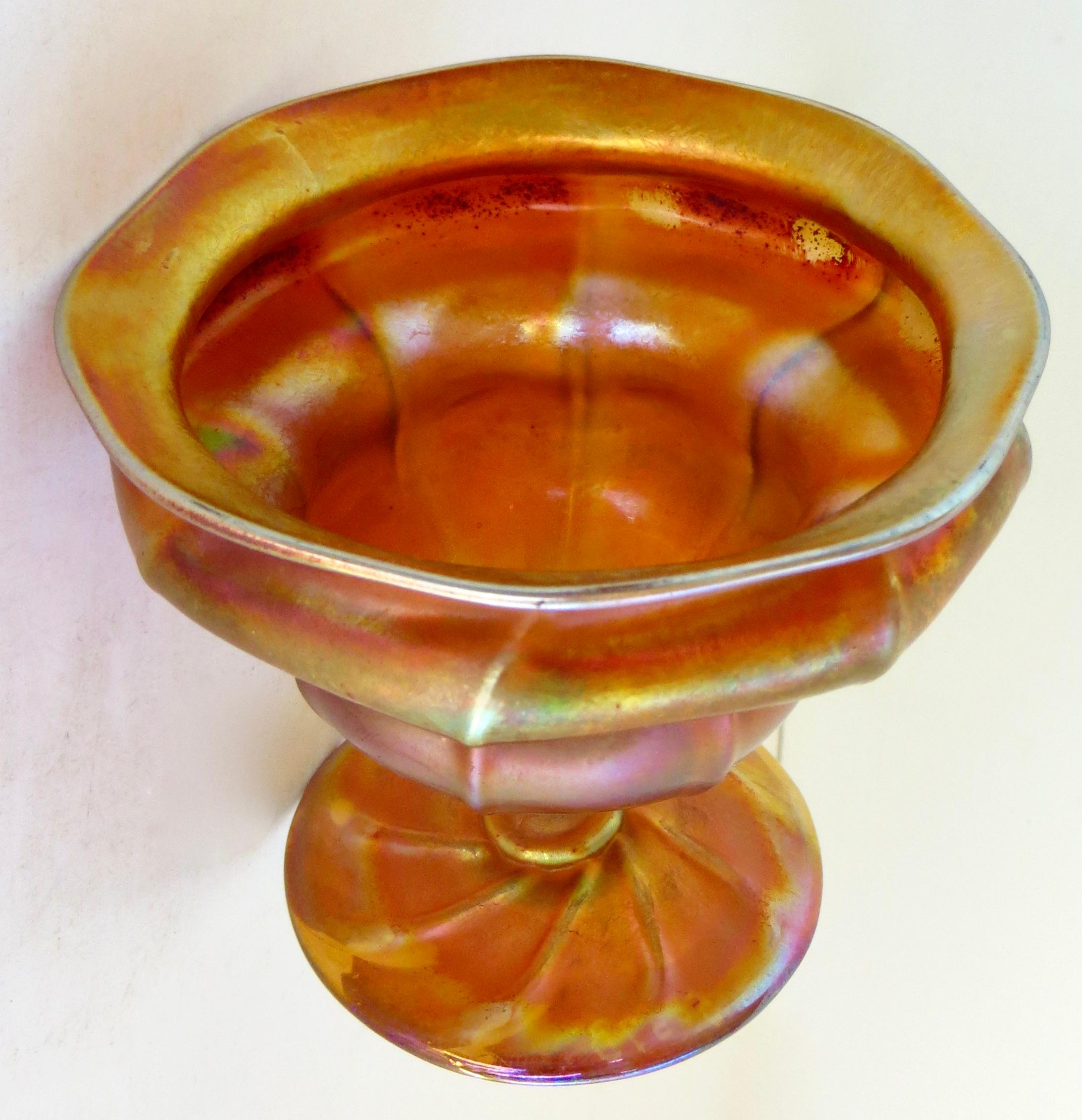 Verre Compotier en verre favrile 