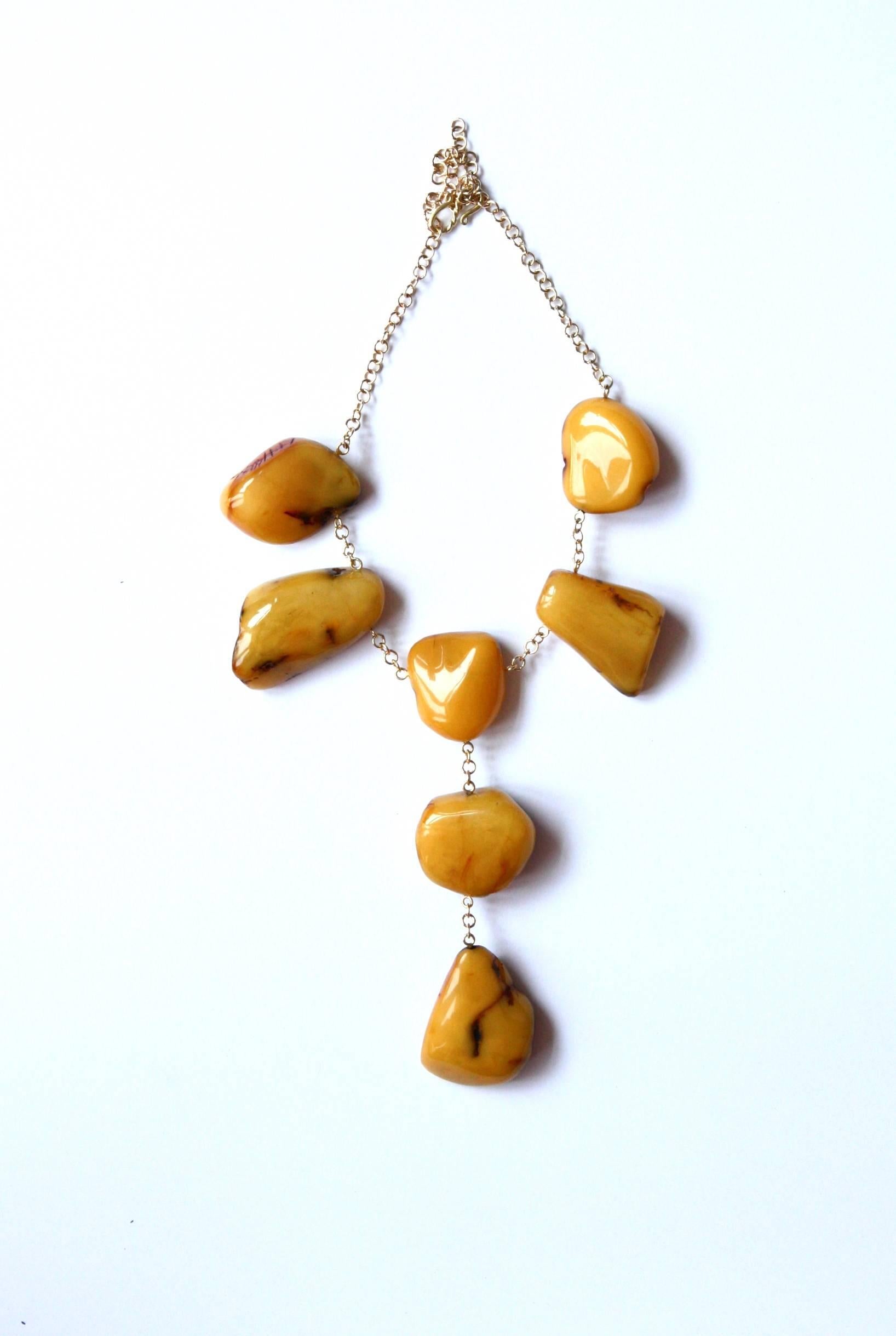 Antique BAltic Amber Stone 18 Karat Gold Necklace For Sale 3