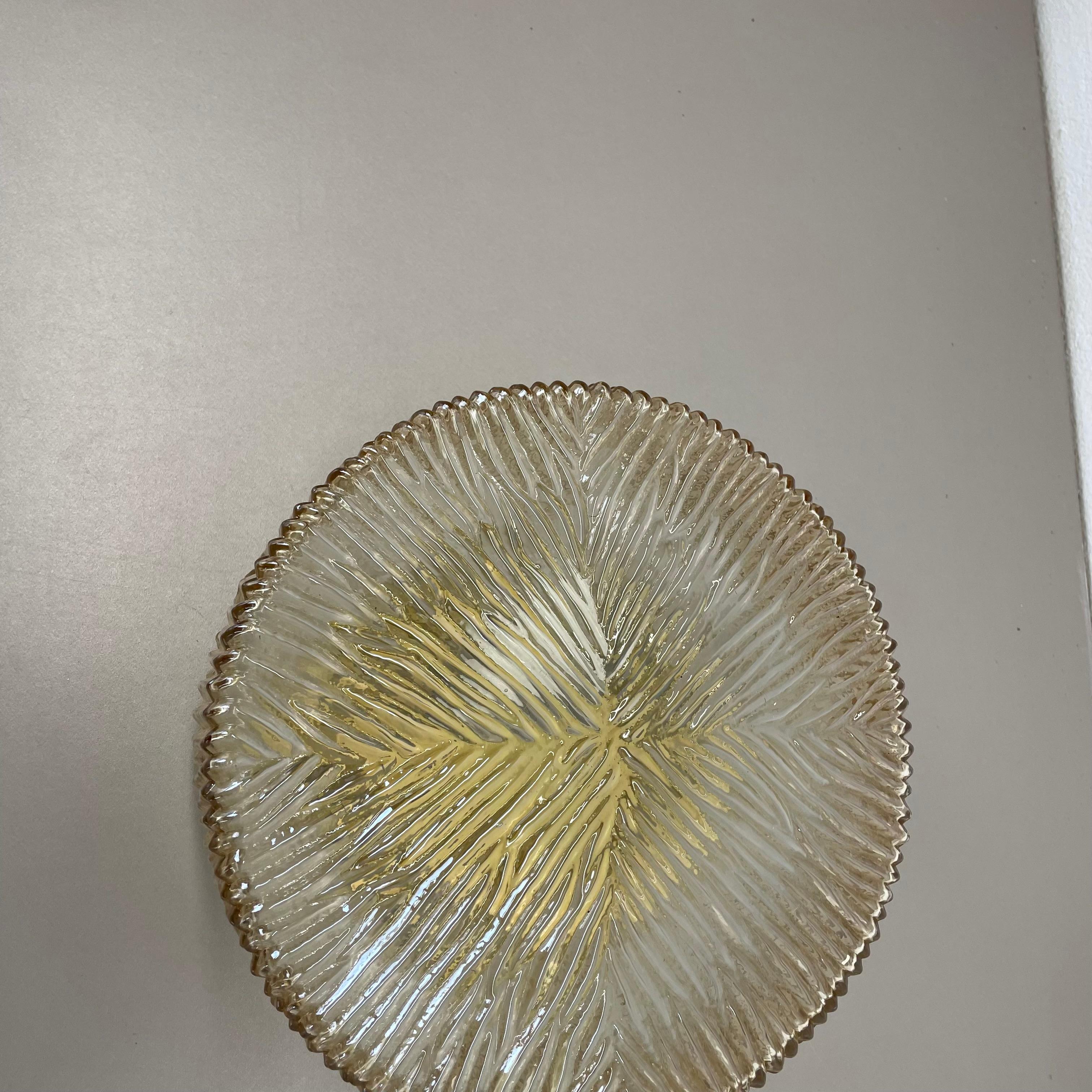 Lámpara de techo de textura ámbar Helena Tynell Estilo Glashütte Limburg, Años 60 siglo XX en venta