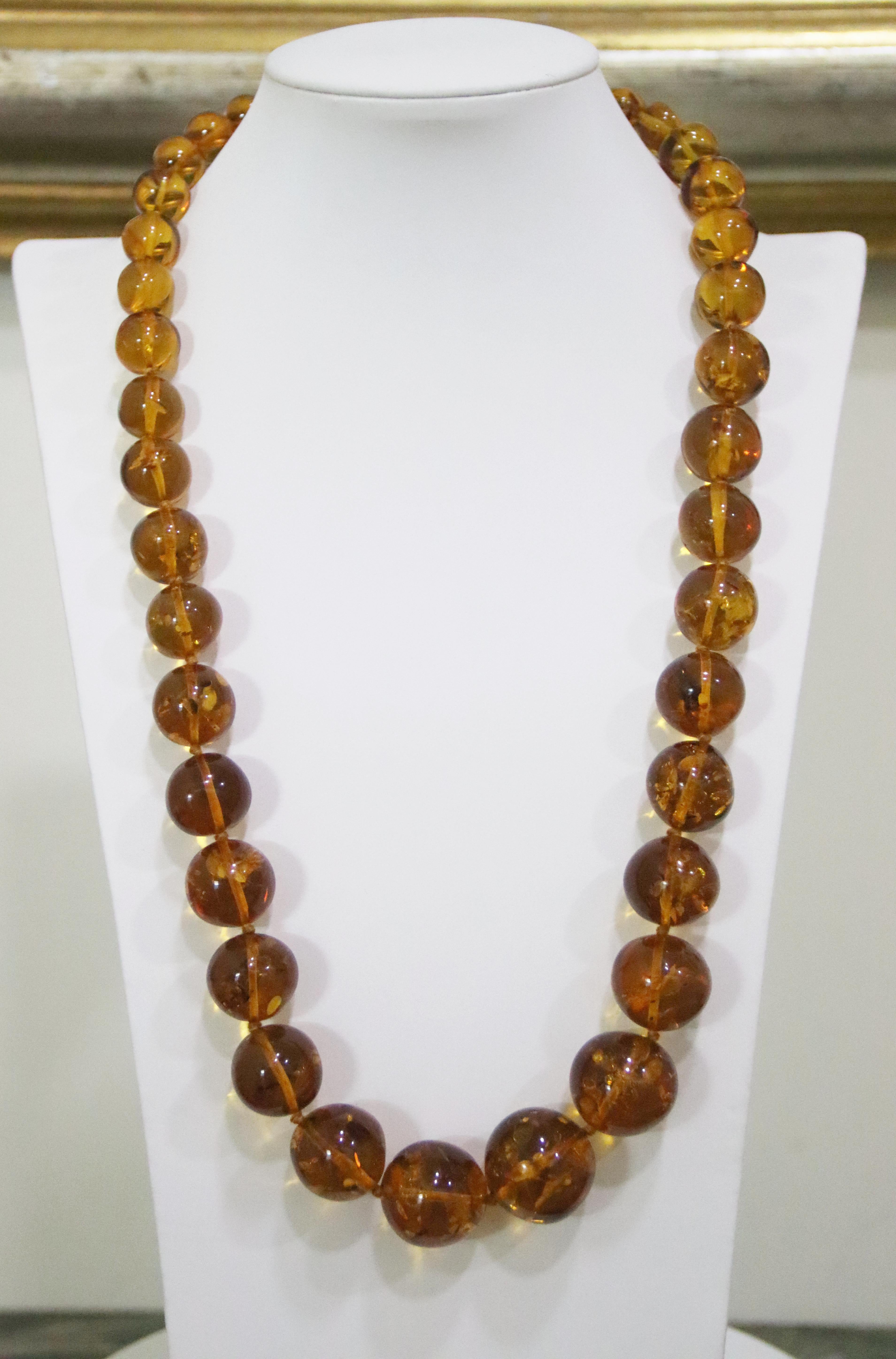 Women's or Men's Amber White Gold 18 Karat Ball Cut Necklace For Sale