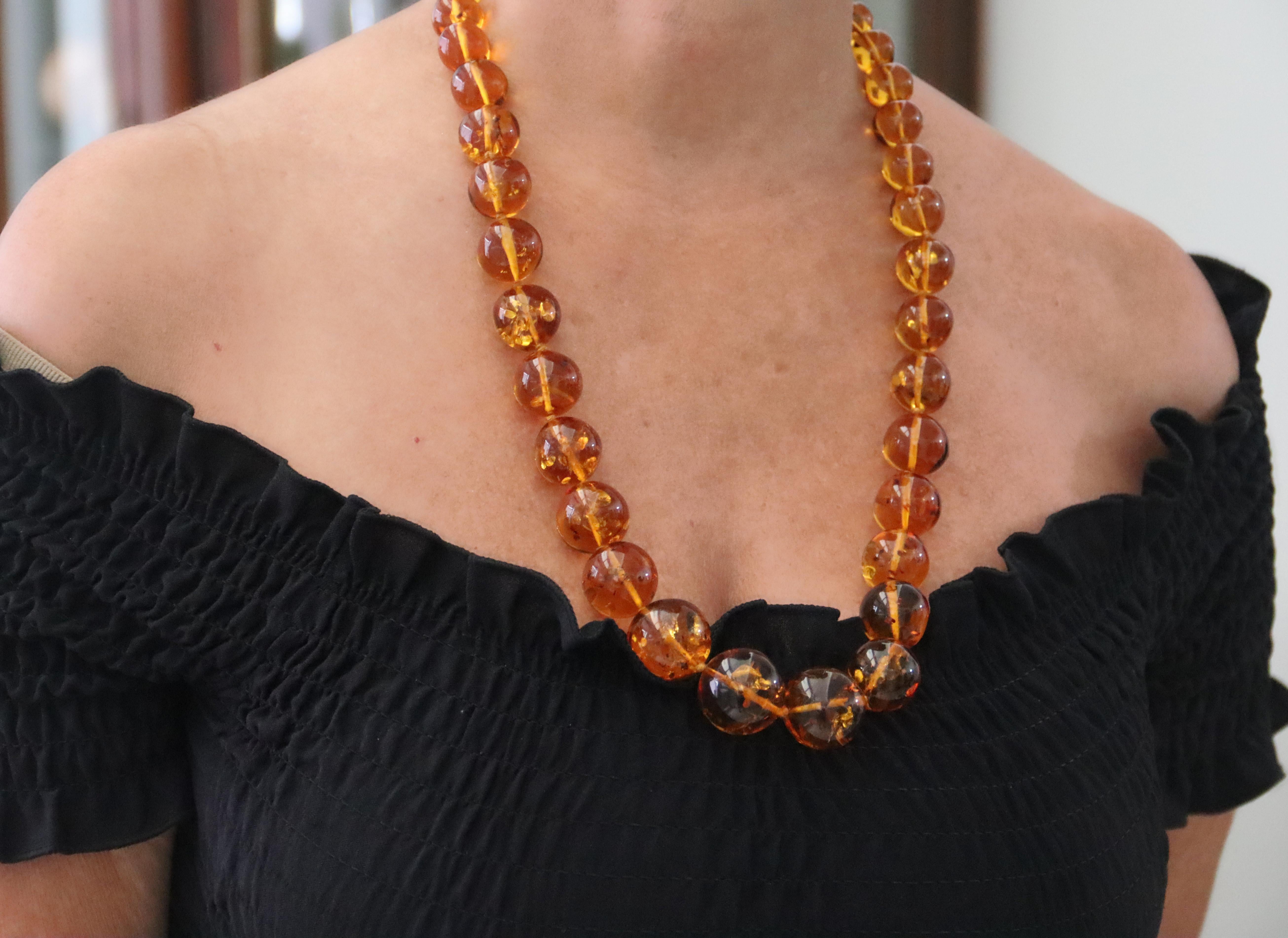Amber White Gold 18 Karat Ball Cut Necklace For Sale 4