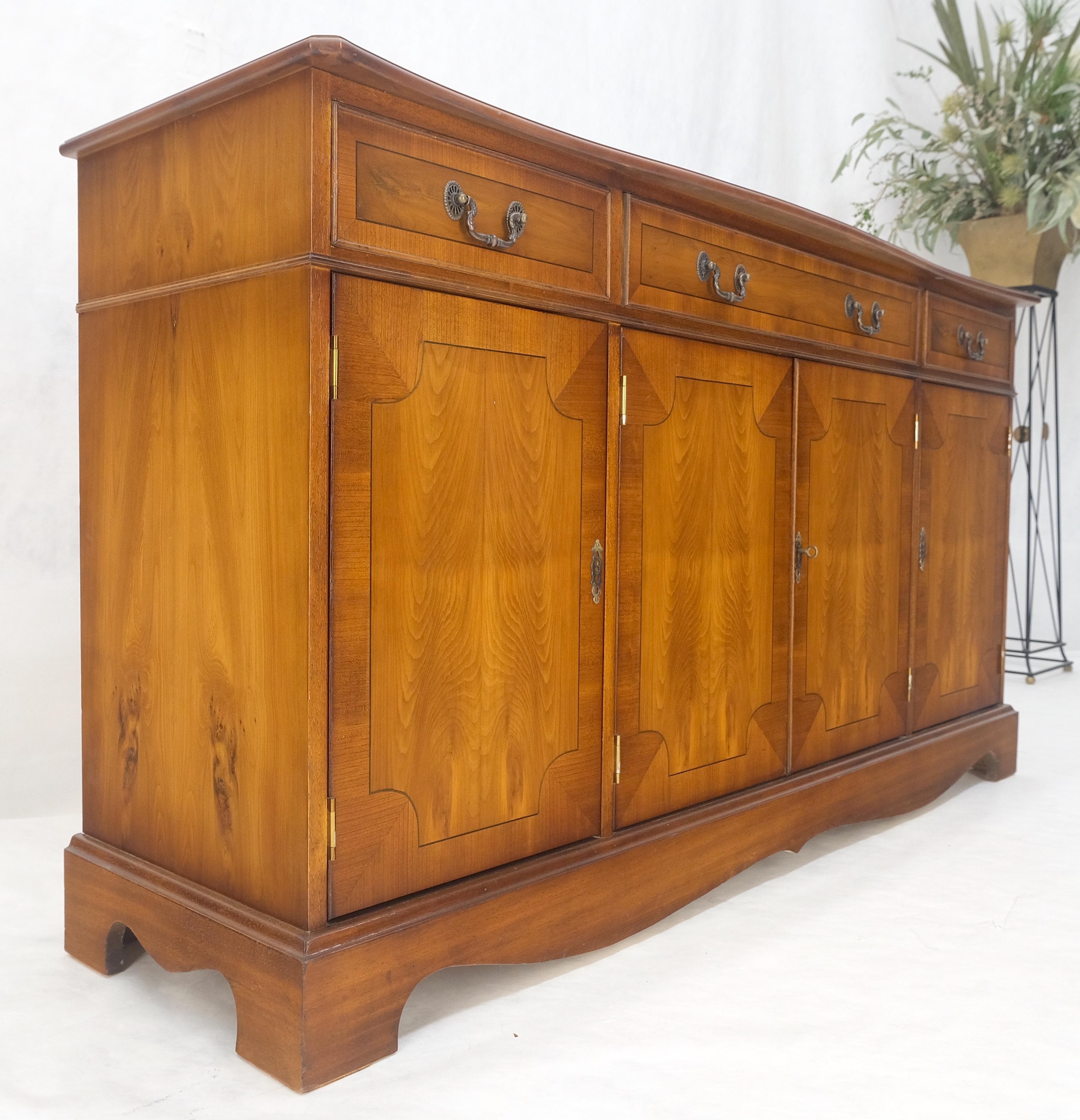Credenza in legno di tasso ambrato a 4 cassetti con ante a scomparti c1979s Feder MINT in vendita 2
