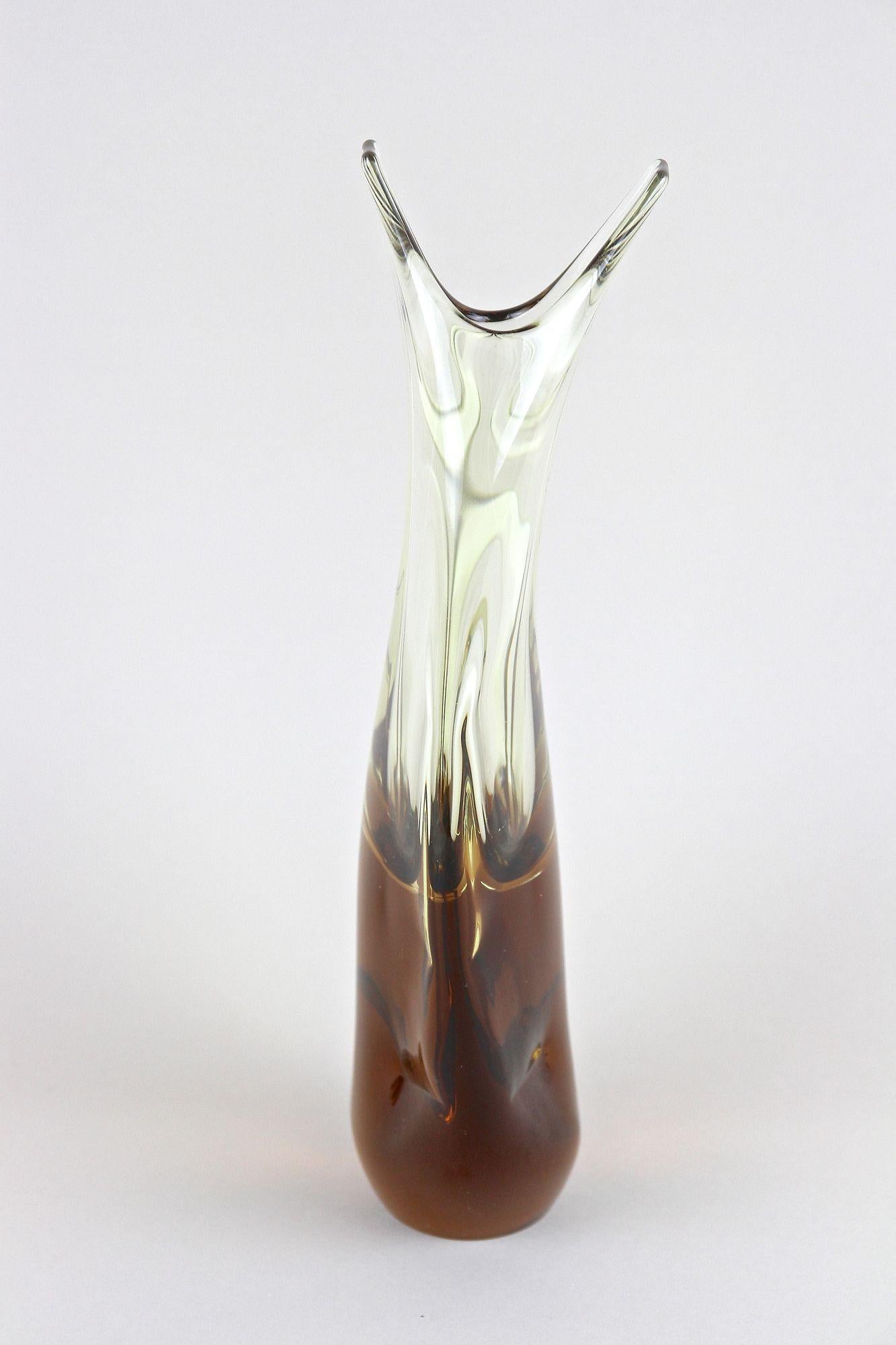 Vase aus bernsteinfarbenem/ braunem Murano-Glas, Mitte des Jahrhunderts, Italien ca. 1960/70 im Angebot 3