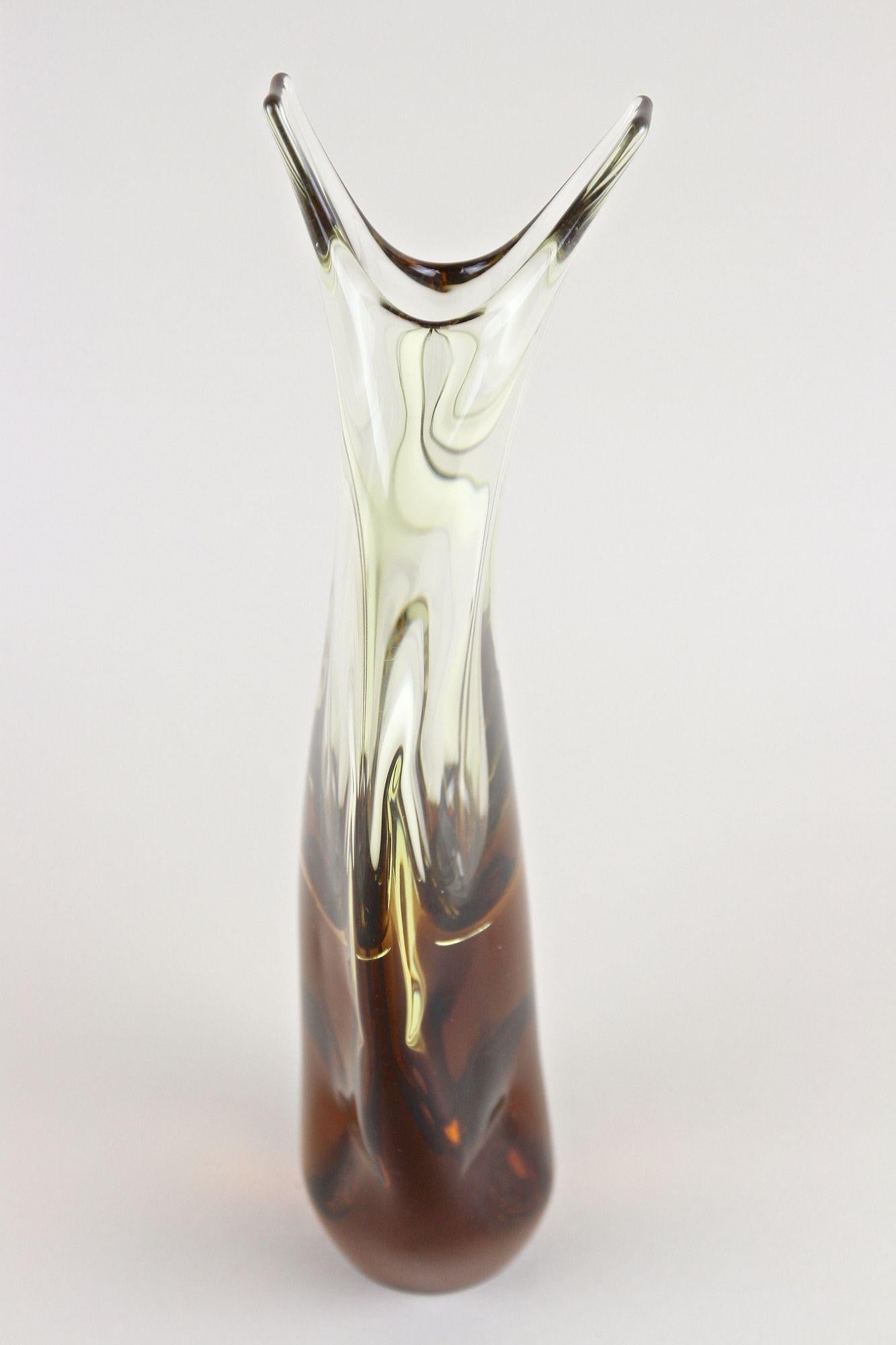 Vase aus bernsteinfarbenem/ braunem Murano-Glas, Mitte des Jahrhunderts, Italien ca. 1960/70 im Angebot 13