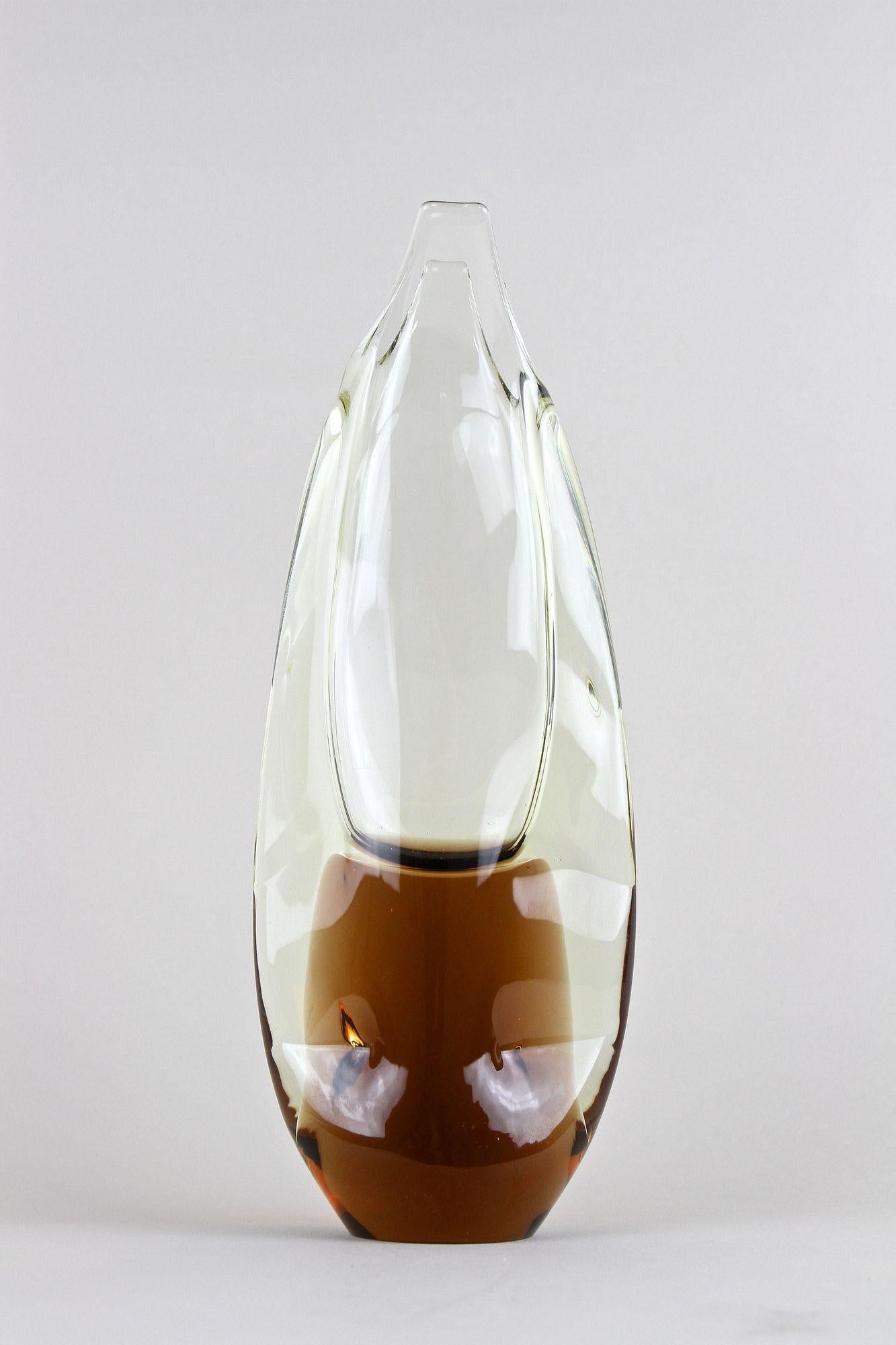 Vase aus bernsteinfarbenem/ braunem Murano-Glas, Mitte des Jahrhunderts, Italien ca. 1960/70 im Zustand „Gut“ im Angebot in Lichtenberg, AT