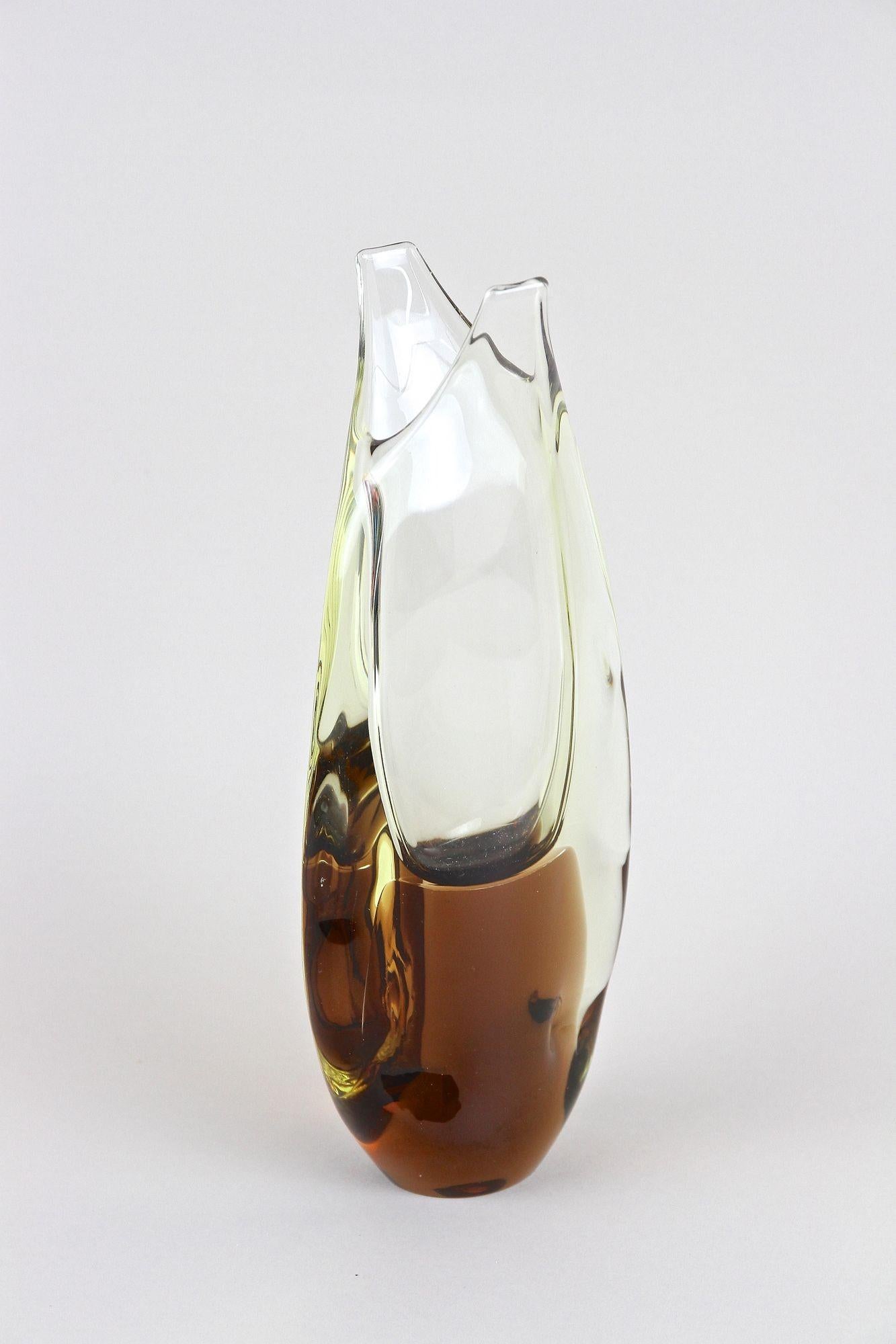 Vase aus bernsteinfarbenem/ braunem Murano-Glas, Mitte des Jahrhunderts, Italien ca. 1960/70 im Angebot 1