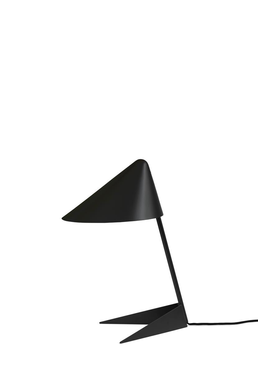Ambience black noir table lamp by Warm Nordic
Dimensions: D22 x W32 x H43 cm
Material: Lacquered steel, Brass
Weight: 1 kg
Also available in different colors. 

A beautiful table lamp in a consummate 1950s design, created by the grand master