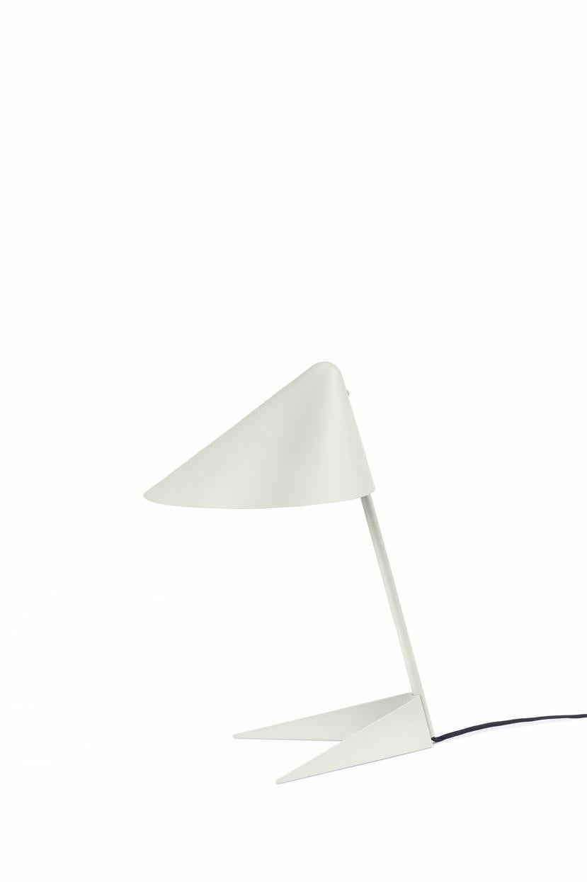 Ambience warm white table lamp by Warm Nordic
Dimensions: D22 x W32 x H43 cm
Material: Lacquered steel, Brass
Weight: 1 kg
Also available in different colors. 

A beautiful table lamp in a consummate 1950s design, created by the grand master
