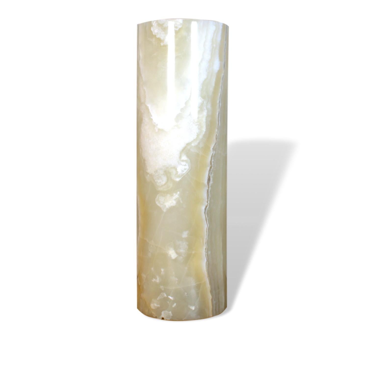 Large Ambient  cylinder shaped Table or floor Lamp in Onyx In New Condition For Sale In Stratford, CT