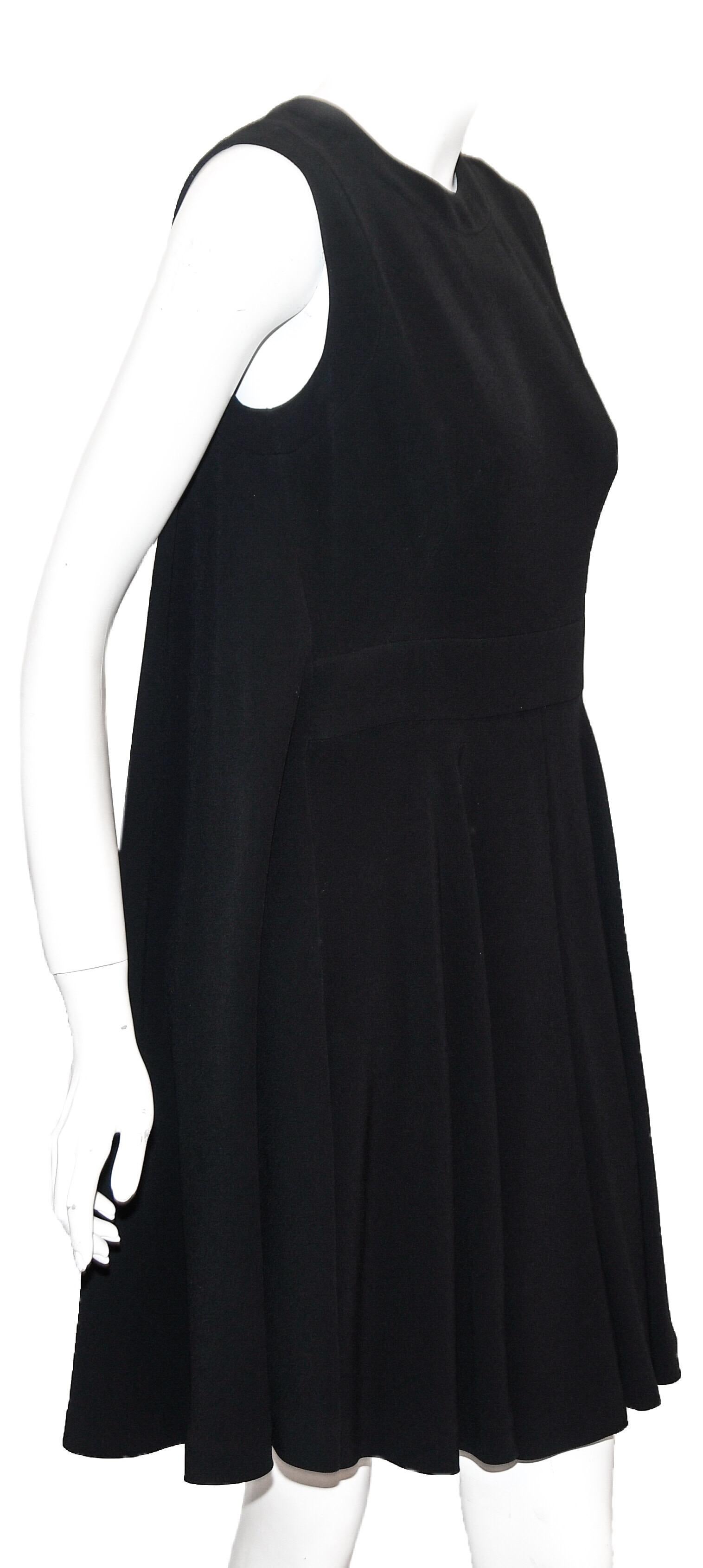 Alexander McQueen Black Silk Paneled Sleeveless Trapeze Dress 44 EU In Excellent Condition For Sale In Palm Beach, FL