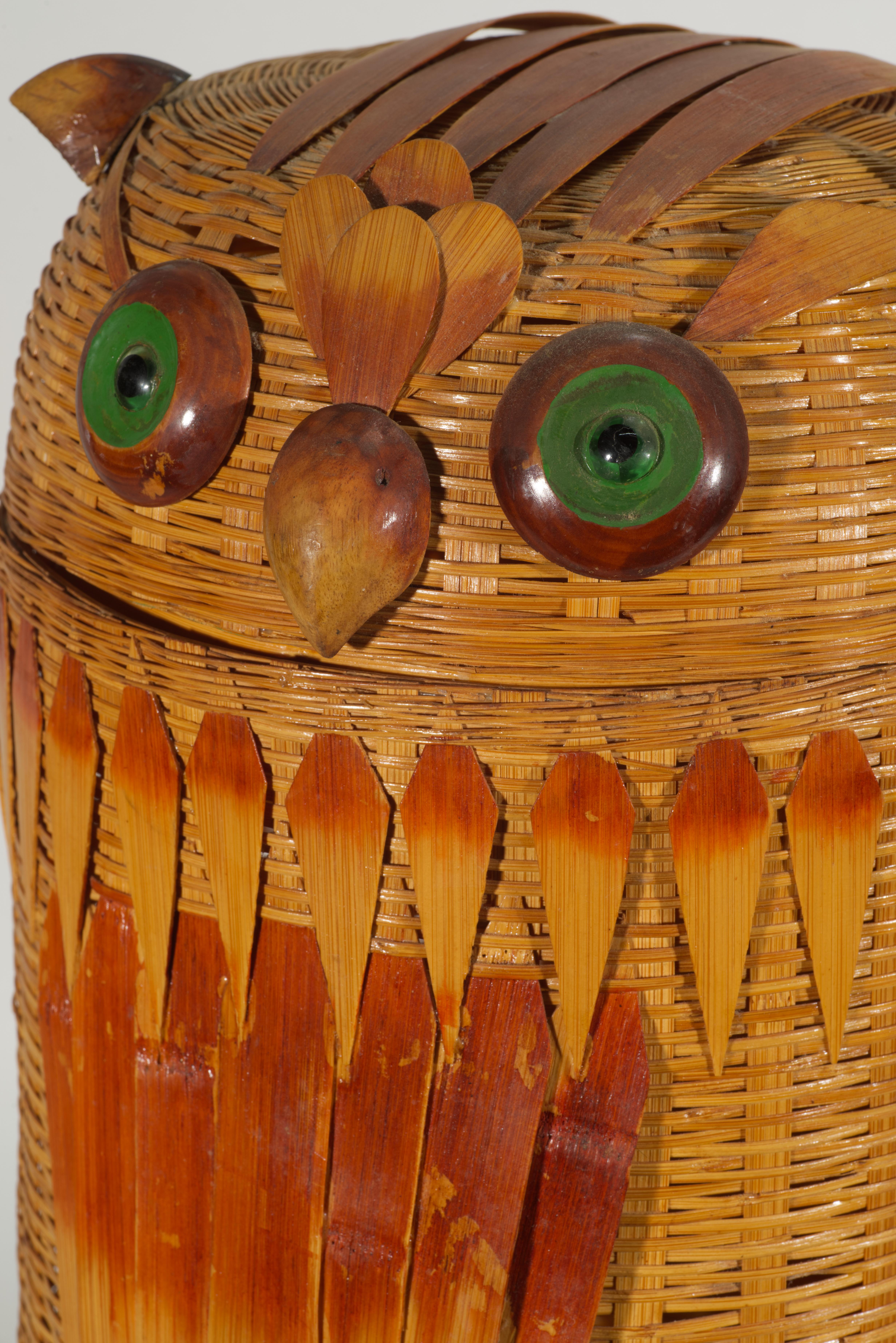 Bamboo Wicker & Wood Large Storage Basket with Owl Lid In Good Condition For Sale In Clifton Springs, NY