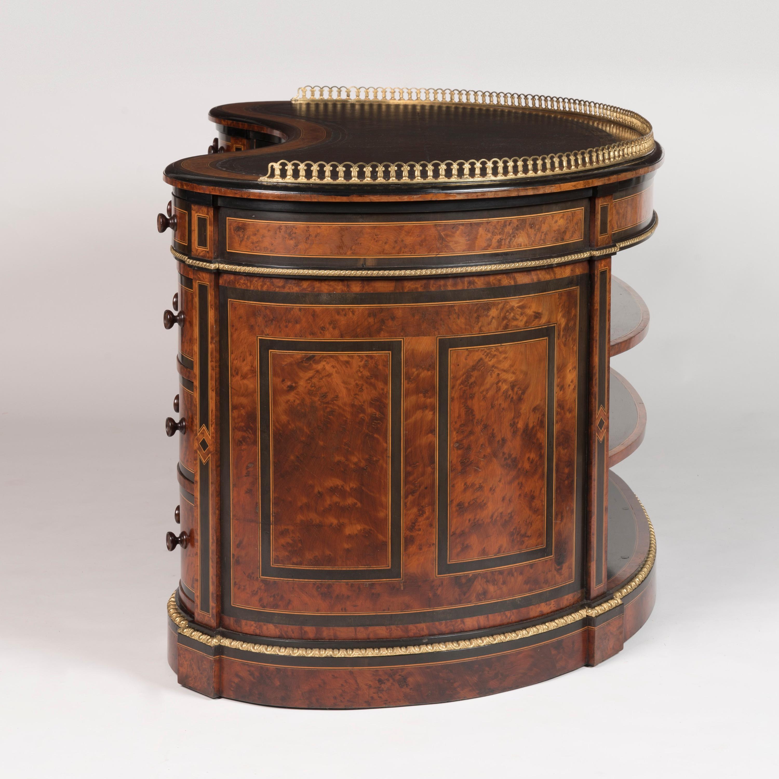 Amboyna Burl Kidney Desk with Gilt Bronze, attributed to Gillows, circa 1870 In Good Condition For Sale In London, GB