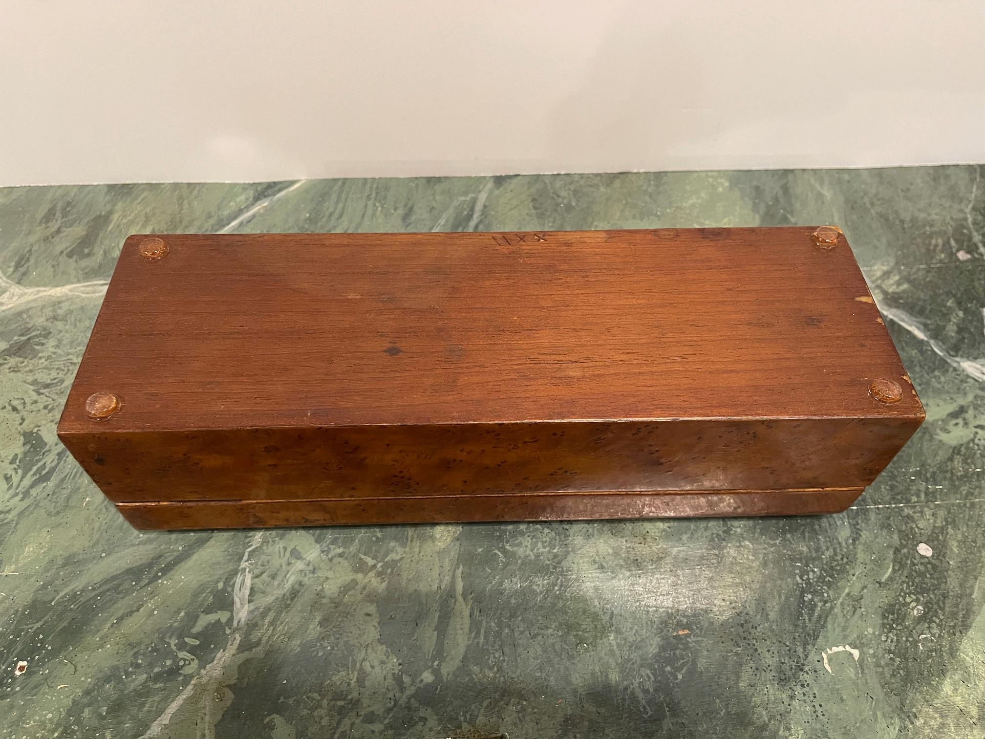 Amboyna Burl Wood and Brass-Inlaid Glove Box, Late 19th Century For Sale 4