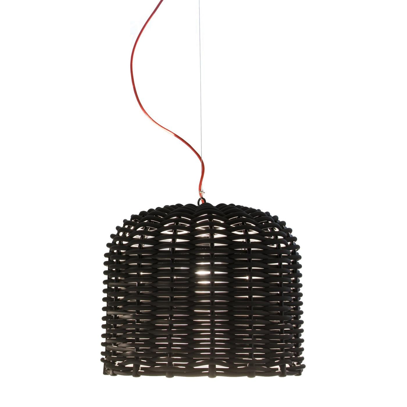 Suspension Ambra high black all in woven PVC in black matt finish.
For 1 bulb, lamp holder type E27, max 18 Watt, 220 Volts.
Bulb not included. Delivered with 250cm electric cable and 
with 200 cm steel cable.
Also available in woven PVC in