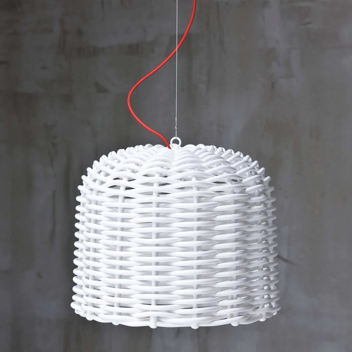 Suspension Ambra high white all in woven PVC in white glossy finish.
For 1 bulb, lamp holder type E27, max 18 Watt, 220 Volts.
Bulb not included. Delivered with 250cm electric cable and 
with 200 cm steel cable.
Also available in woven PVC in