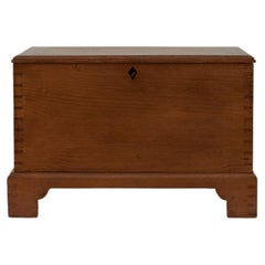 Ambrose Heal - Cofre de estilo Arts & Crafts / Caja de madera procedente de la casa del artista