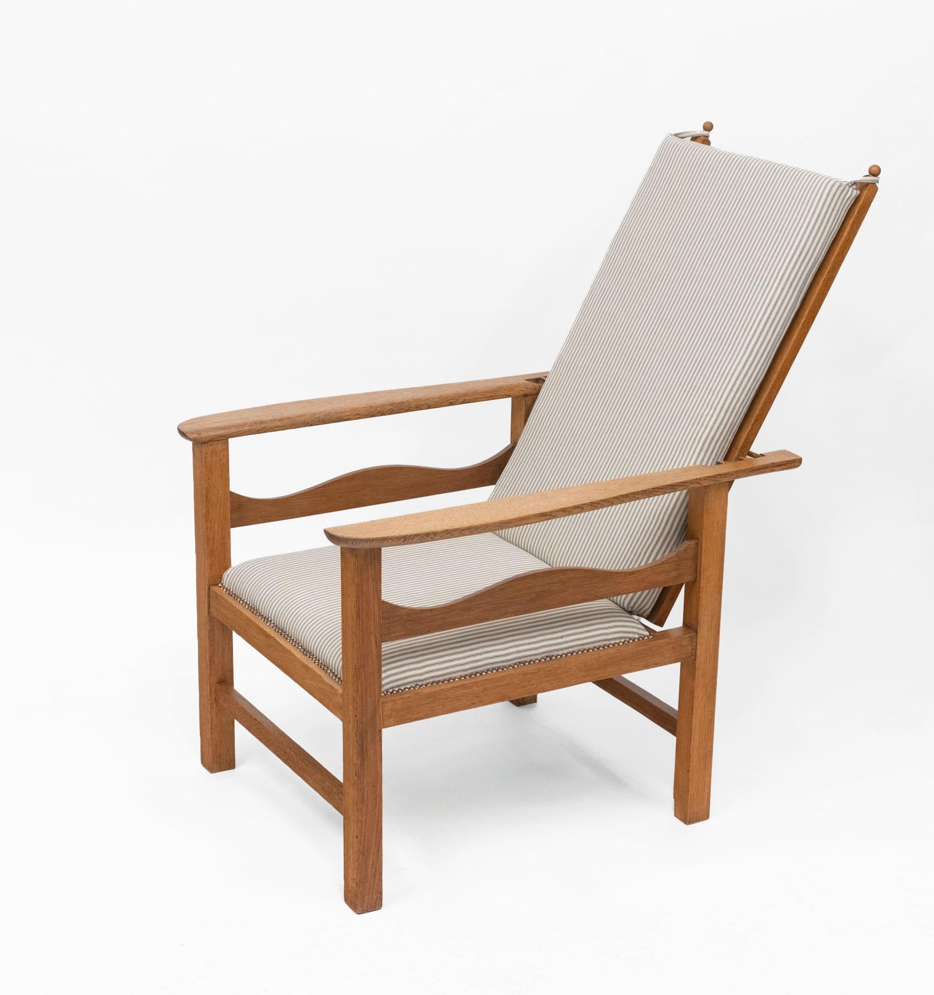Ambrose Heal's Oak Arts & Crafts Reclining Chair im Angebot 4