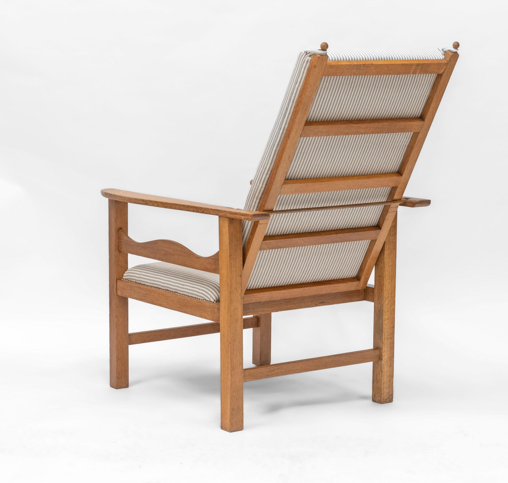Ambrose Heal's Oak Arts & Crafts Reclining Chair (Britisch) im Angebot