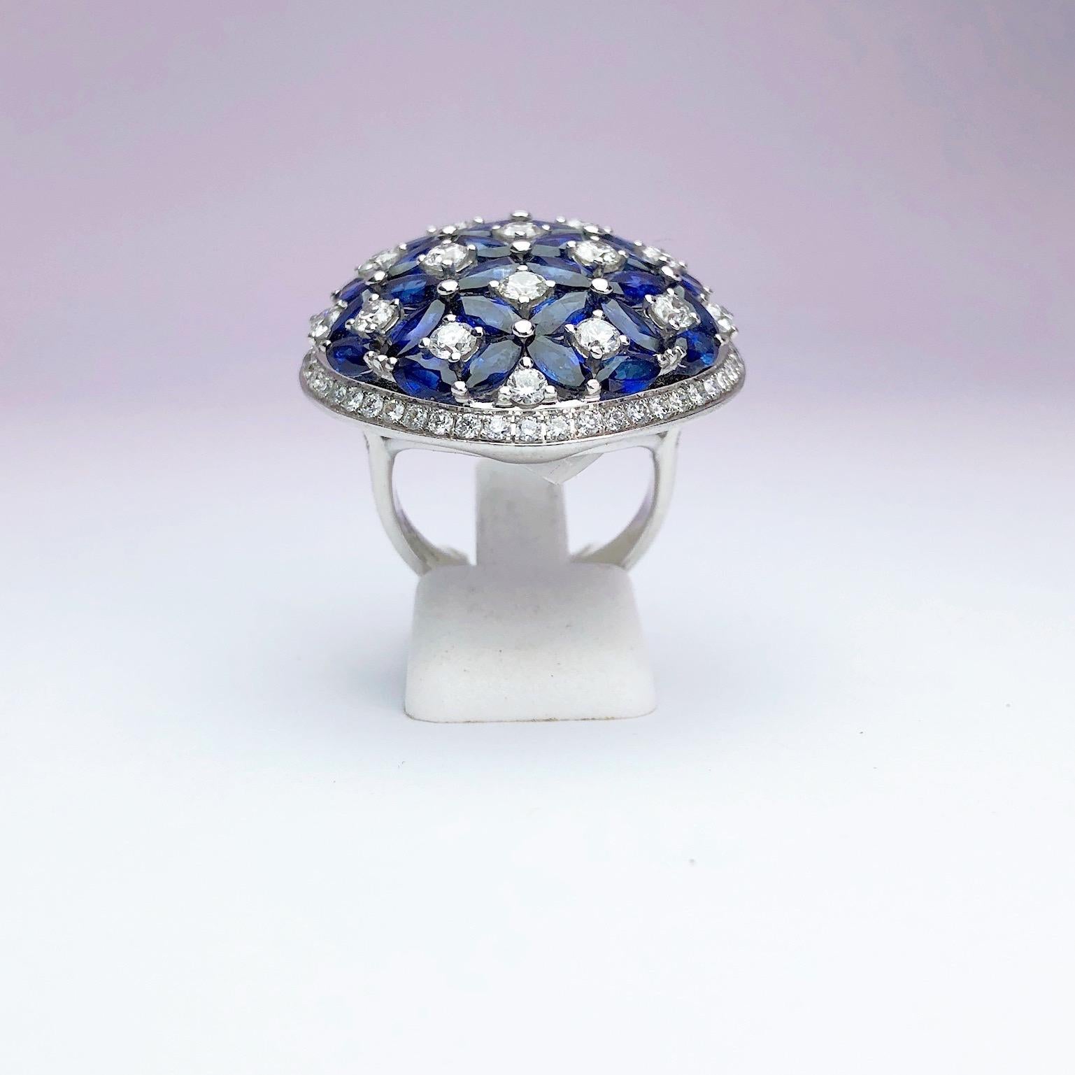 Taille Marquise Ambrosi Bague en or blanc 18 carats avec saphir bleu de 8,67 carats et diamants de 2,20 carats en vente