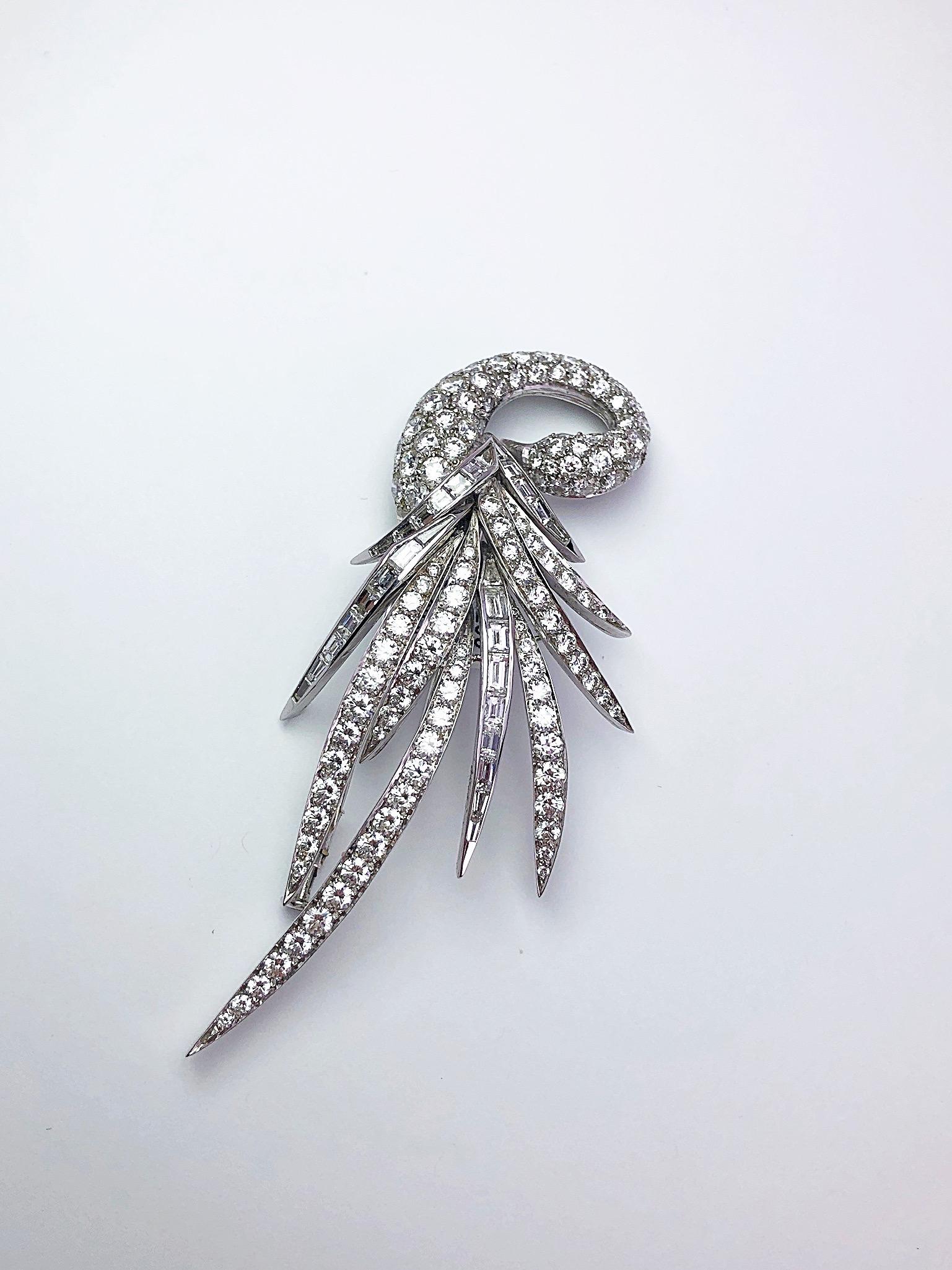 Ambrosi Cellini 18KT Gold, 10.96 Carat, Baguette and Round Diamond Swan Brooche In New Condition For Sale In New York, NY