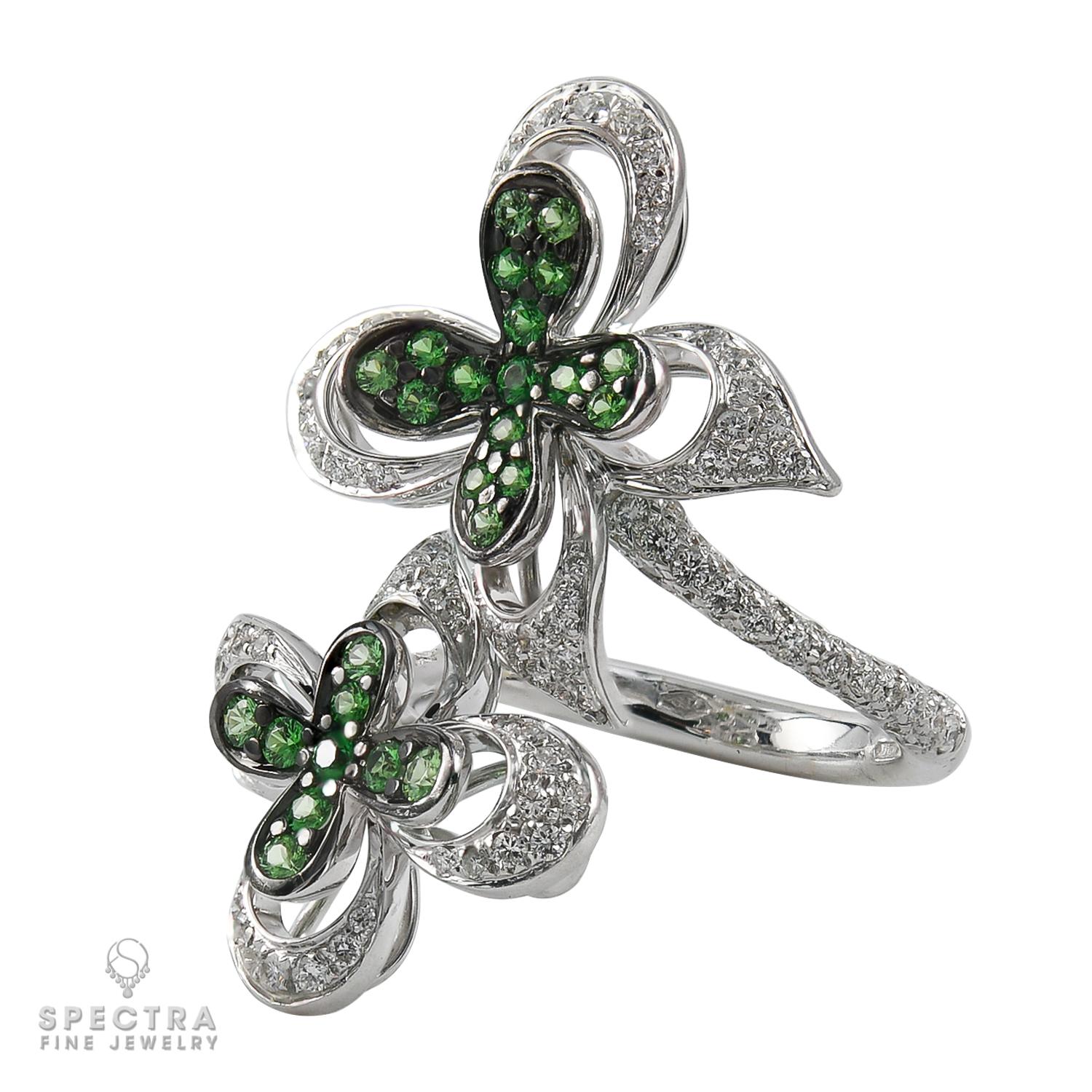Ambrosi Diamond Tsavorite Cocktail Ring In New Condition For Sale In New York, NY
