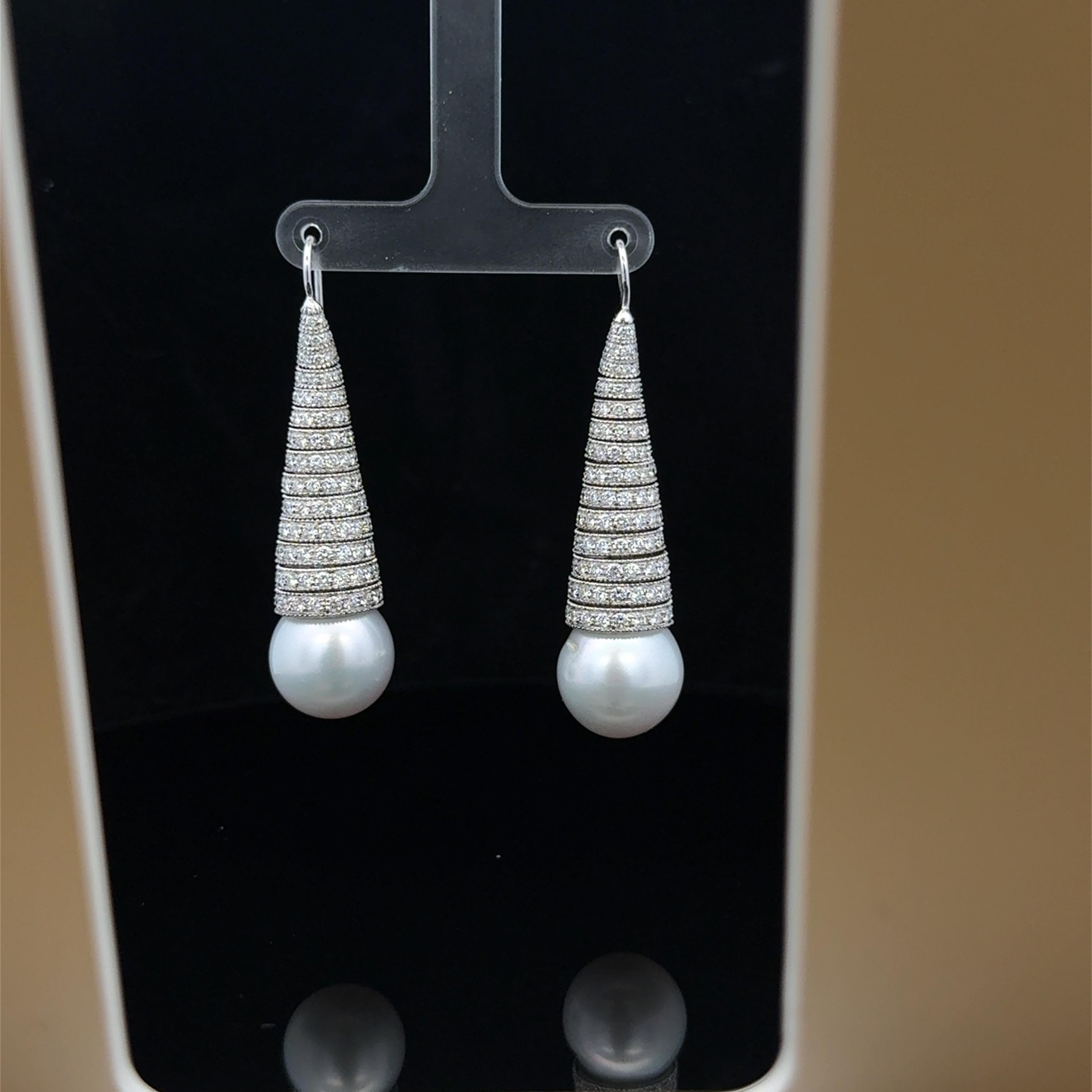 Ambrosi für Cellini 18KT WG, Diamant 6,48 Karat & Südseeperlen Kegelohrringe für Damen oder Herren im Angebot
