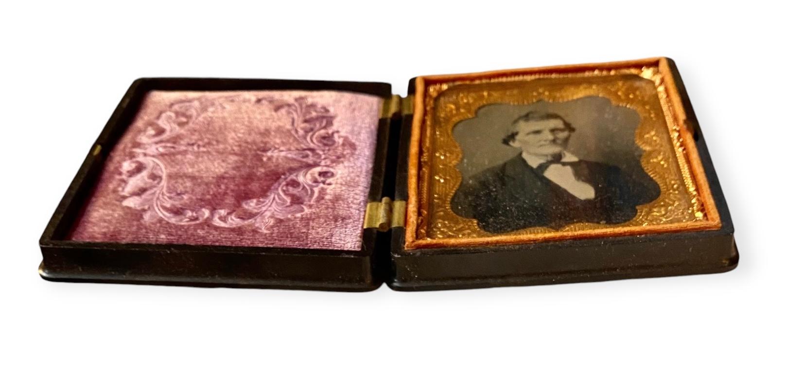 Ambrotipo De Un Marido De La Guerra Civil En Una Funda De Gutta Percha 1860 Mediados del siglo XIX