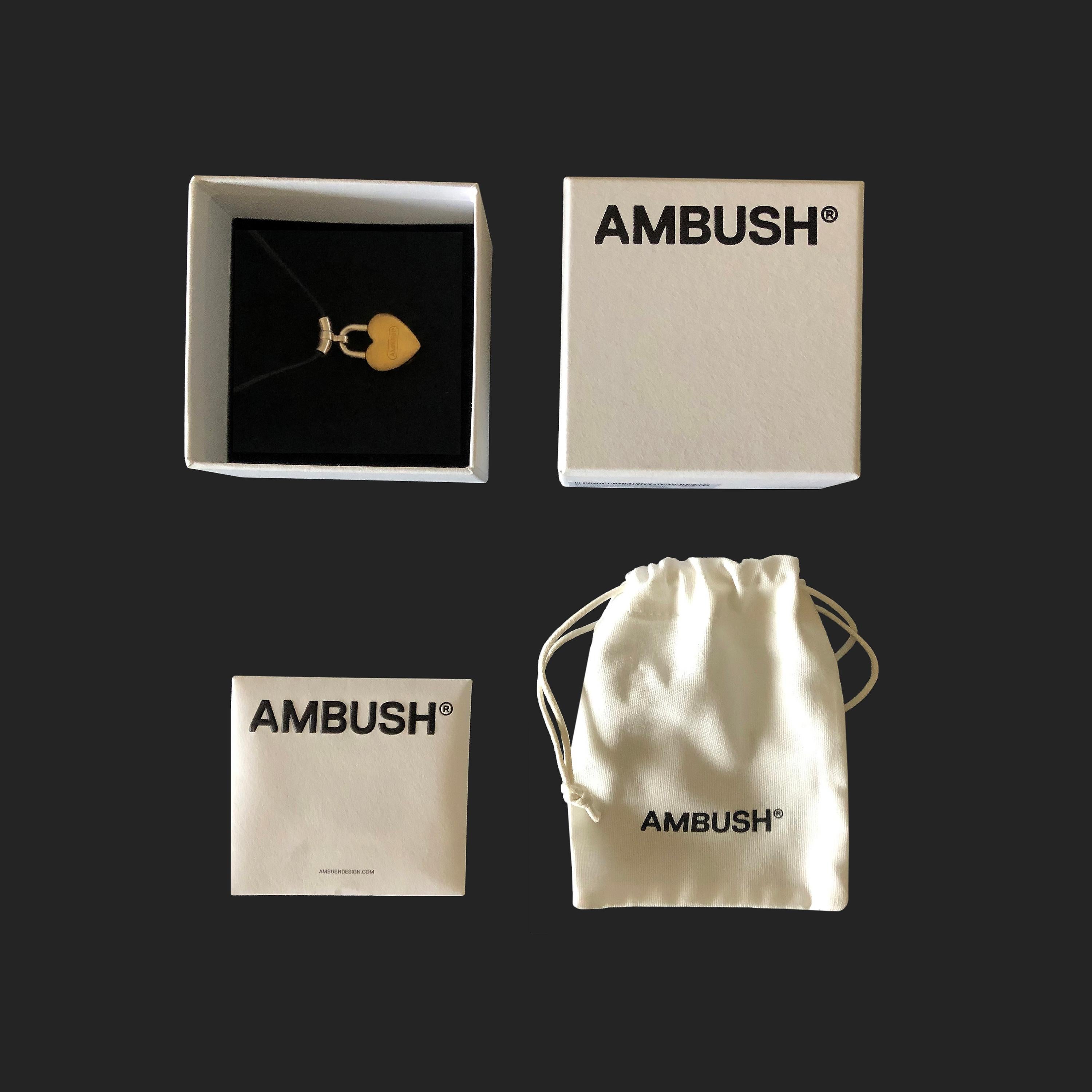 Ambush - Collana con lucchetto a forma di cuore - NUOVO - Argento 925 spazzolato e tonalità oro in vendita 1