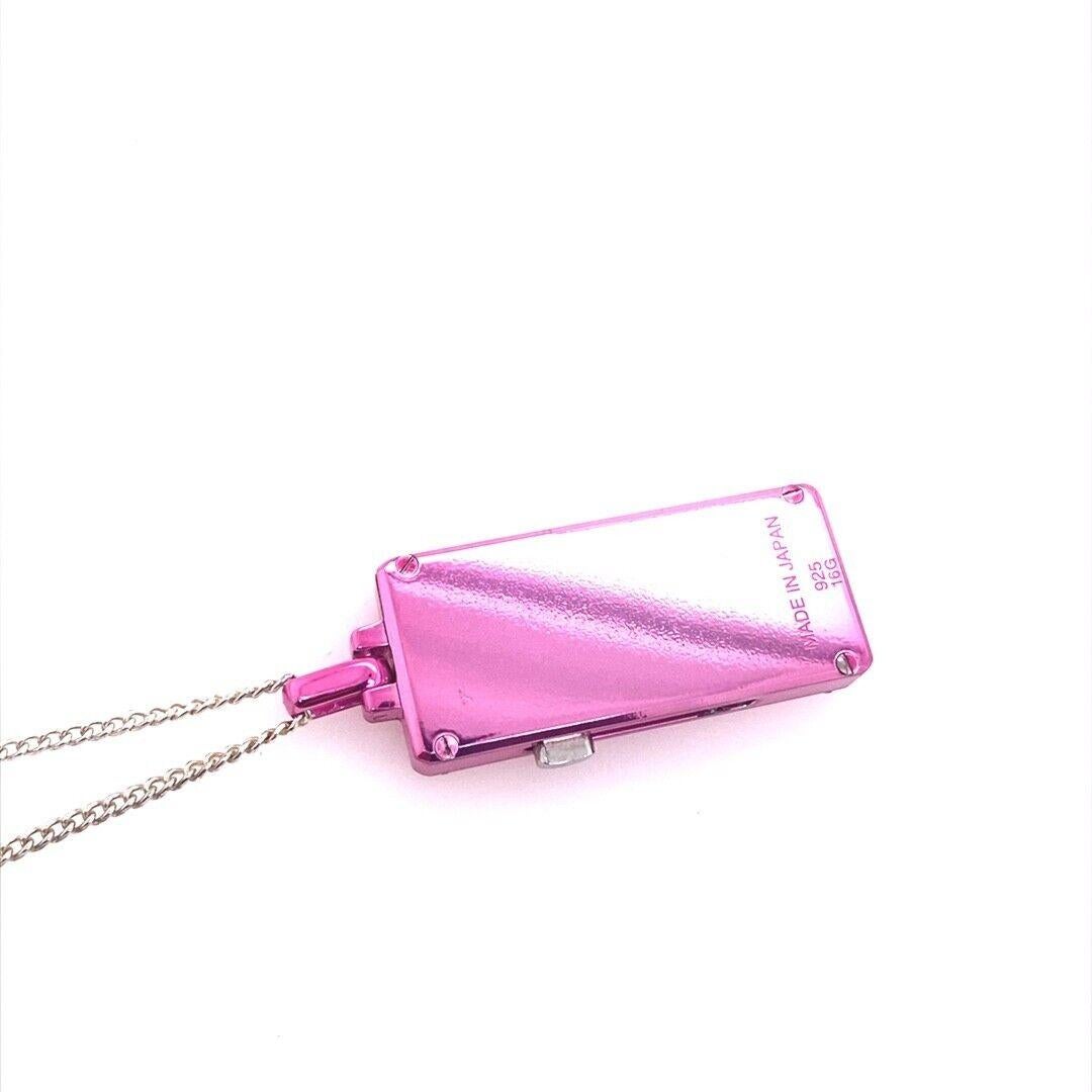 Collana con ciondolo USB in argento Sterling Ambush con catena regolabile In condizioni ottime in vendita a London, GB