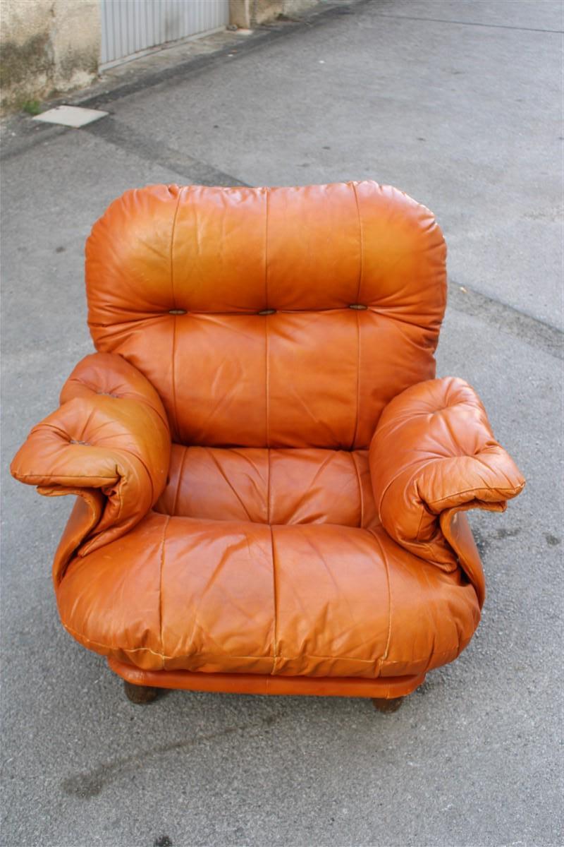 Amchair Cobianchi Insa 1970s Cognac Leather Italian armchair very comfortable For Sale 4