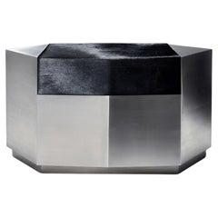 Pouf moderne I+I en acier inoxydable brossé et cuir de vachette noir par Zoe Wolker