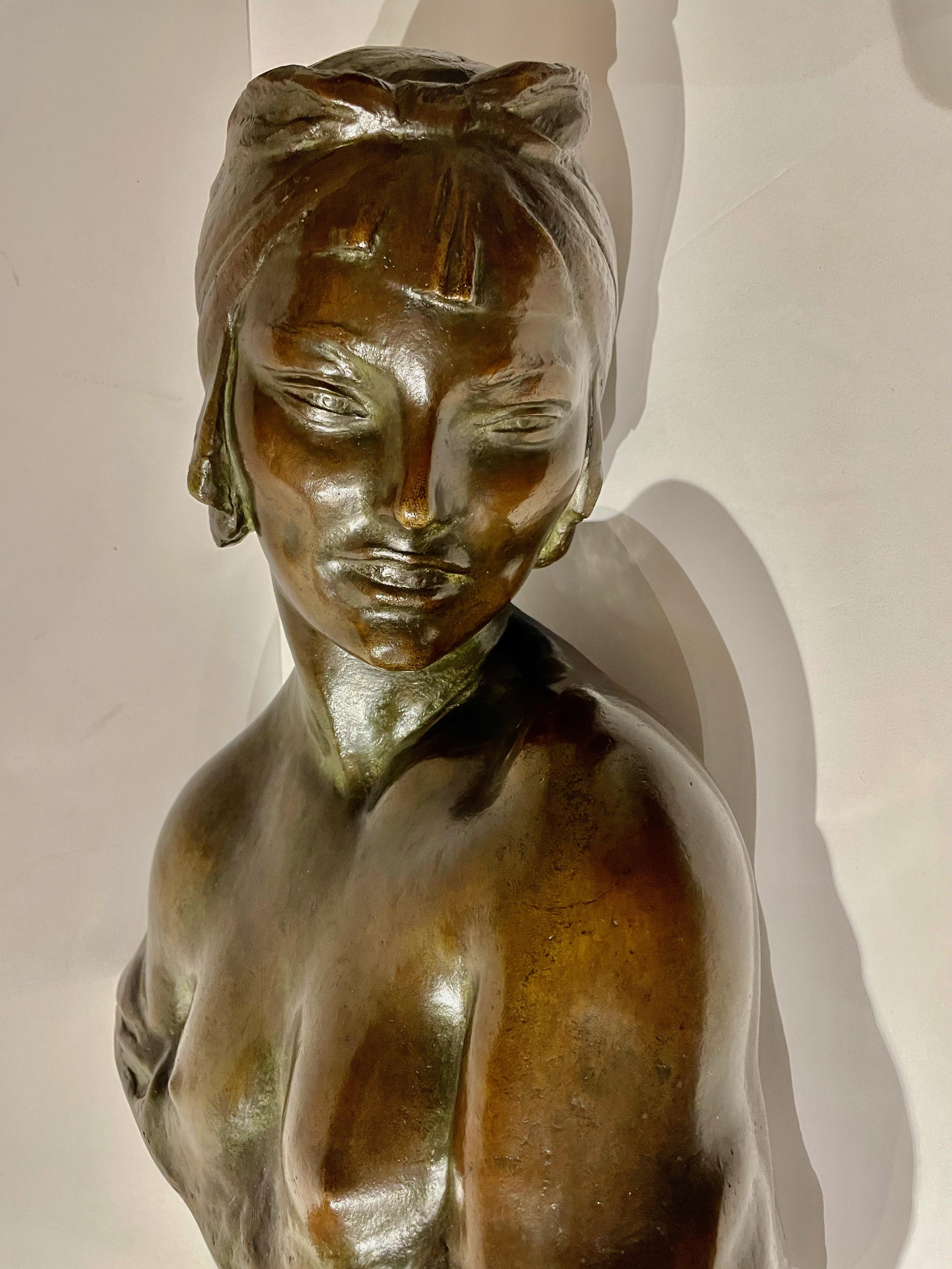 Early 20th Century Amedeo Gennarelli Bronze Bust Art Deco Woman For Sale