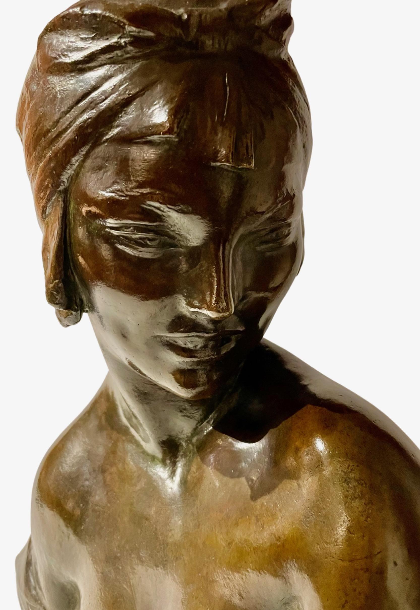Bronzebüste einer Art-déco-Frau von Amedeo Gennarelli im Angebot 3