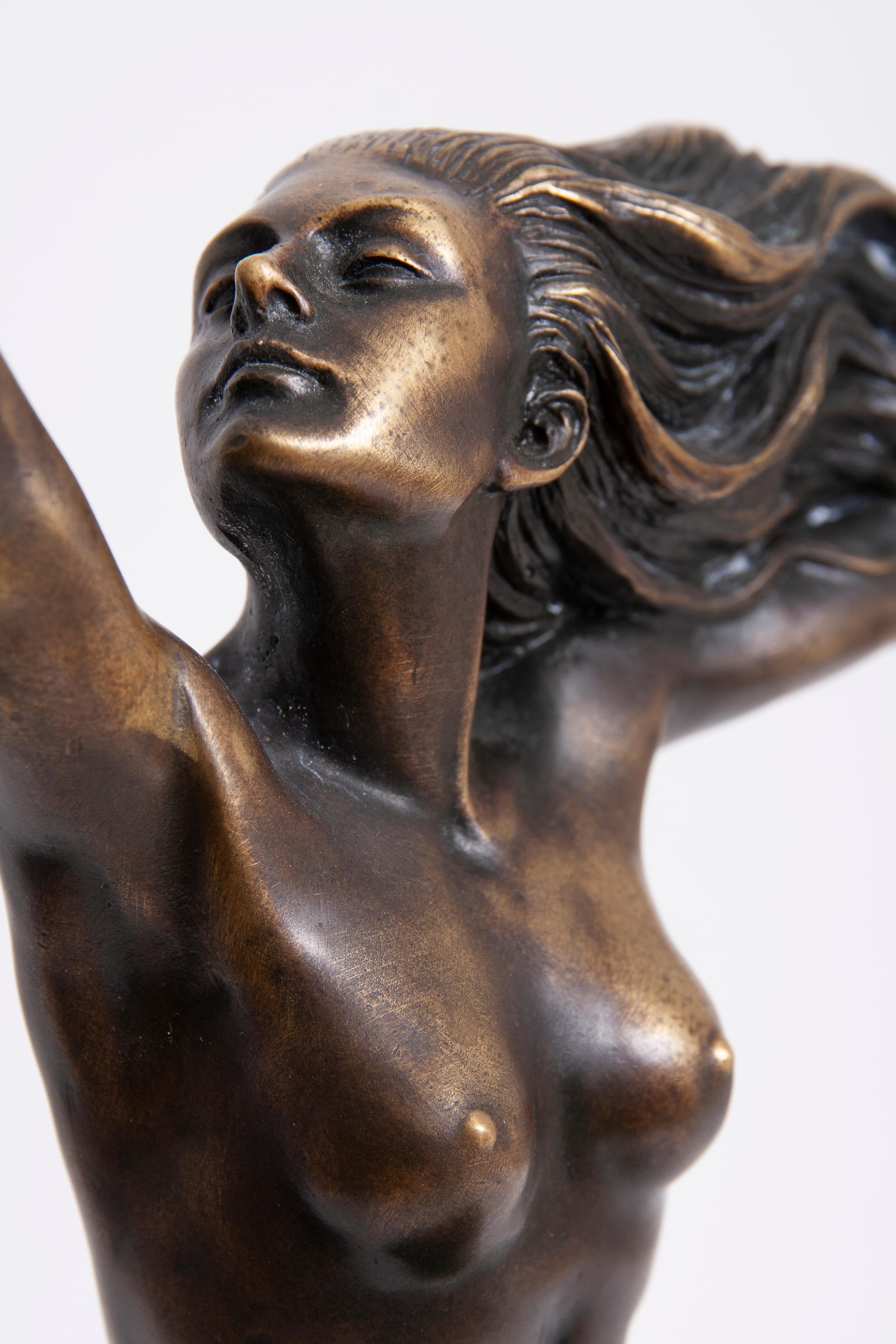 Woman with Pigeon - Gold Nude Sculpture by Amedeo Gennarelli