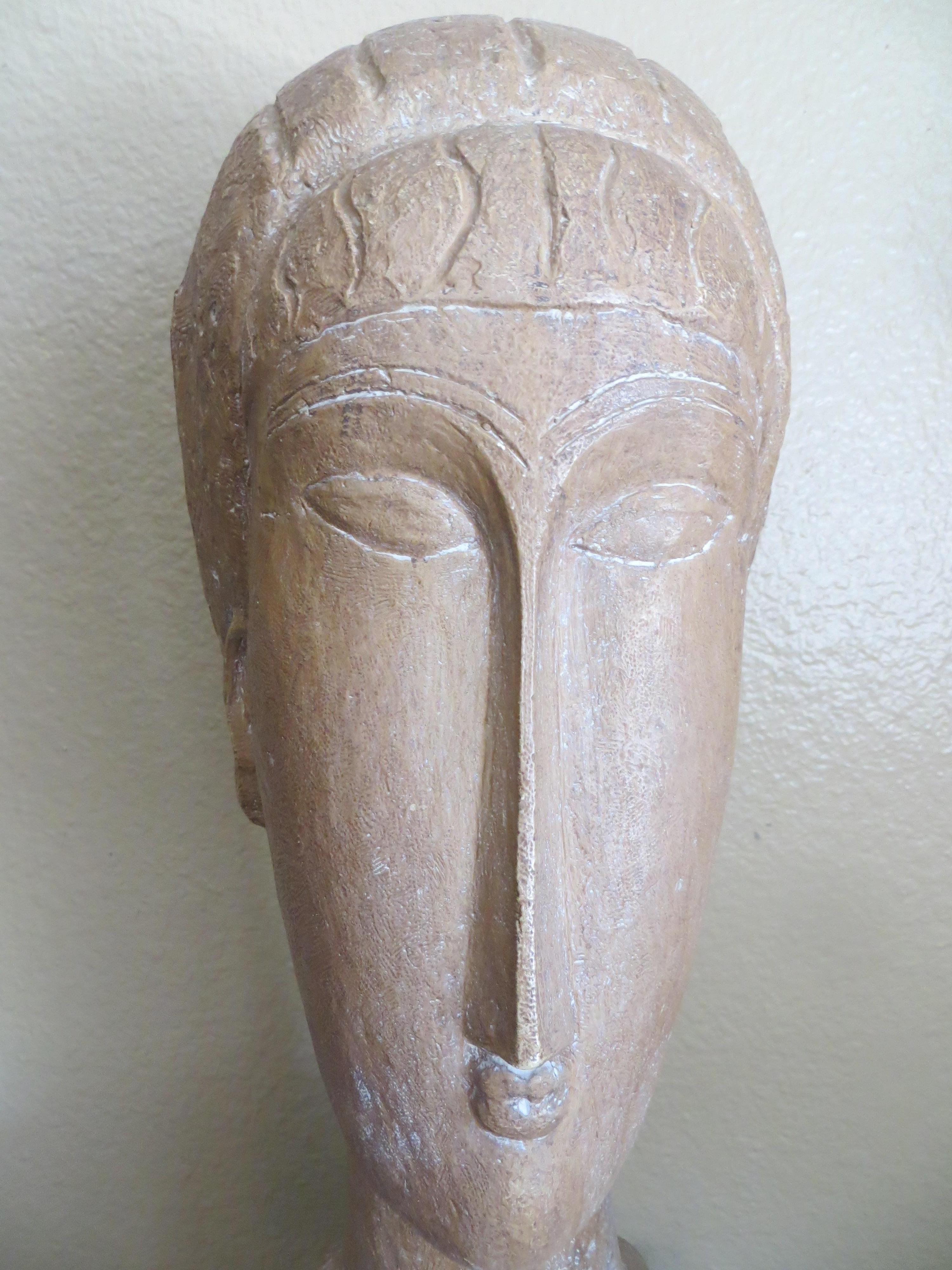 D'après A. MODIGLIANI , Tête De Femme, Sculpture 1961 Austin Edition W/Book 
D'après A. MODIGIANI , TETE DE FEMME :

EX condition d'utilisation, pas de chip ou d'accident visible.
Légère usure de la patine de style terracotta, la sculpture a été