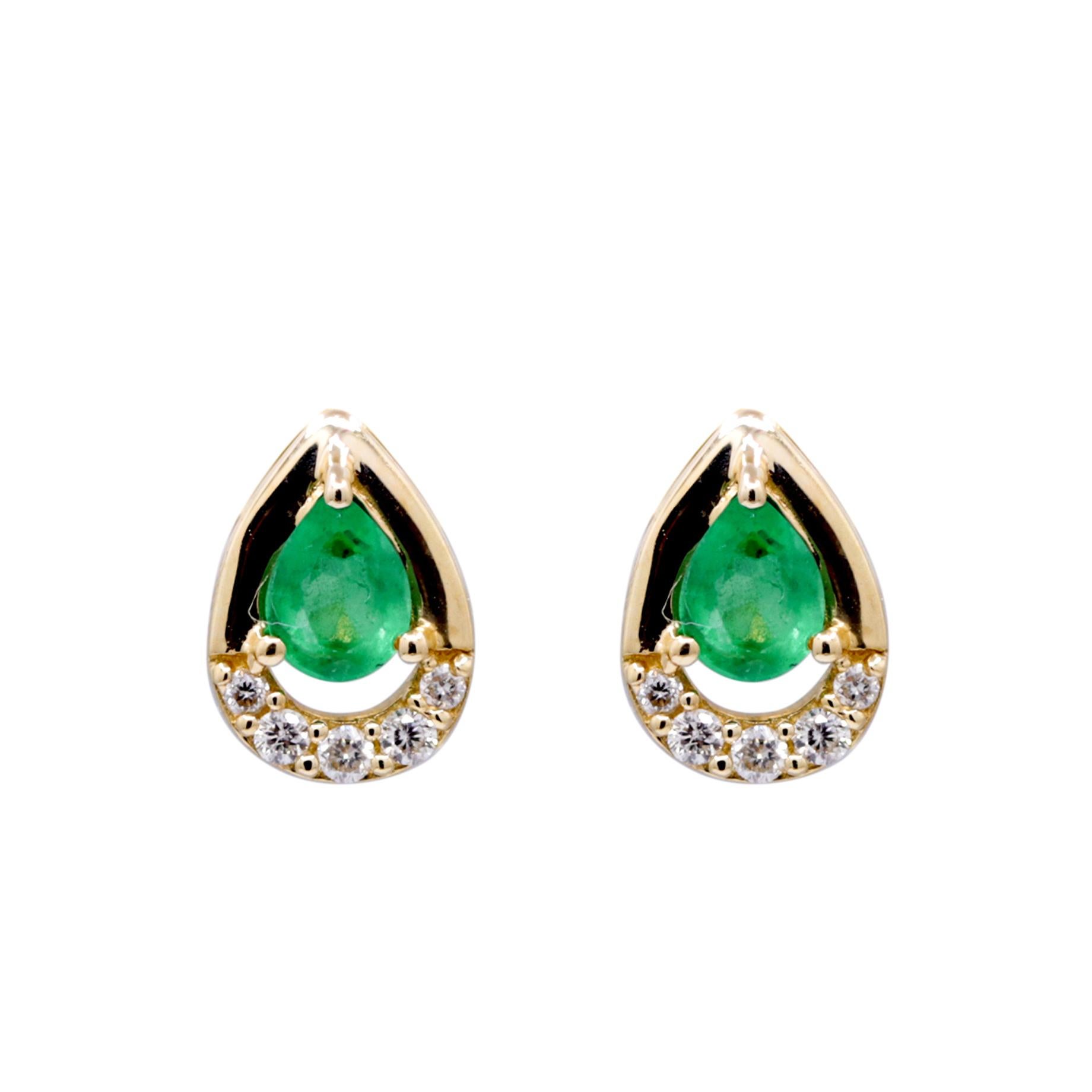 Art déco Boucles d'oreilles Amelia en or jaune 14K avec émeraudes en forme de poire en vente