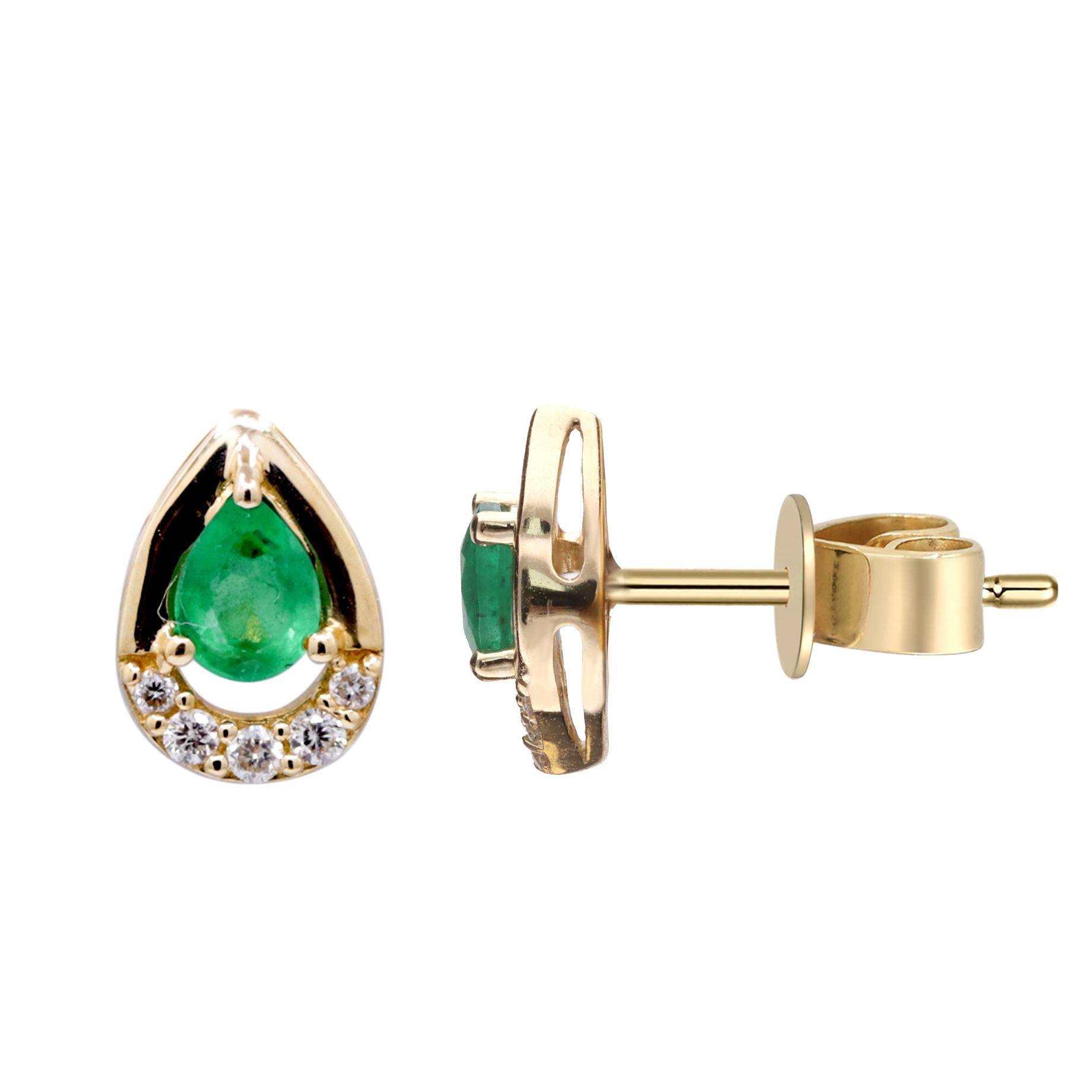 Taille poire Boucles d'oreilles Amelia en or jaune 14K avec émeraudes en forme de poire en vente