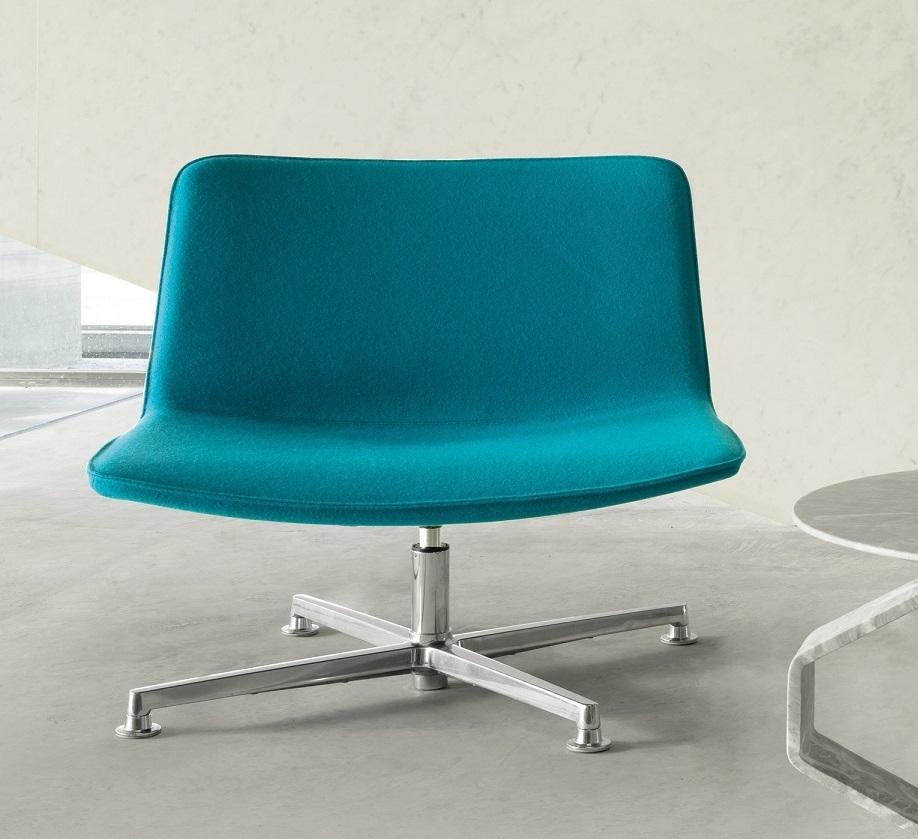 Amelie Lounge Chair in schiuma e alluminio lucido di Quinti Sedute
Dimensioni: P 83 x L 83 x H 81 cm.
Materiali: Alluminio e schiuma.

Disponibile in diverse finiture, dimensioni e opzioni di materiale. Le dimensioni e i prezzi possono variare.