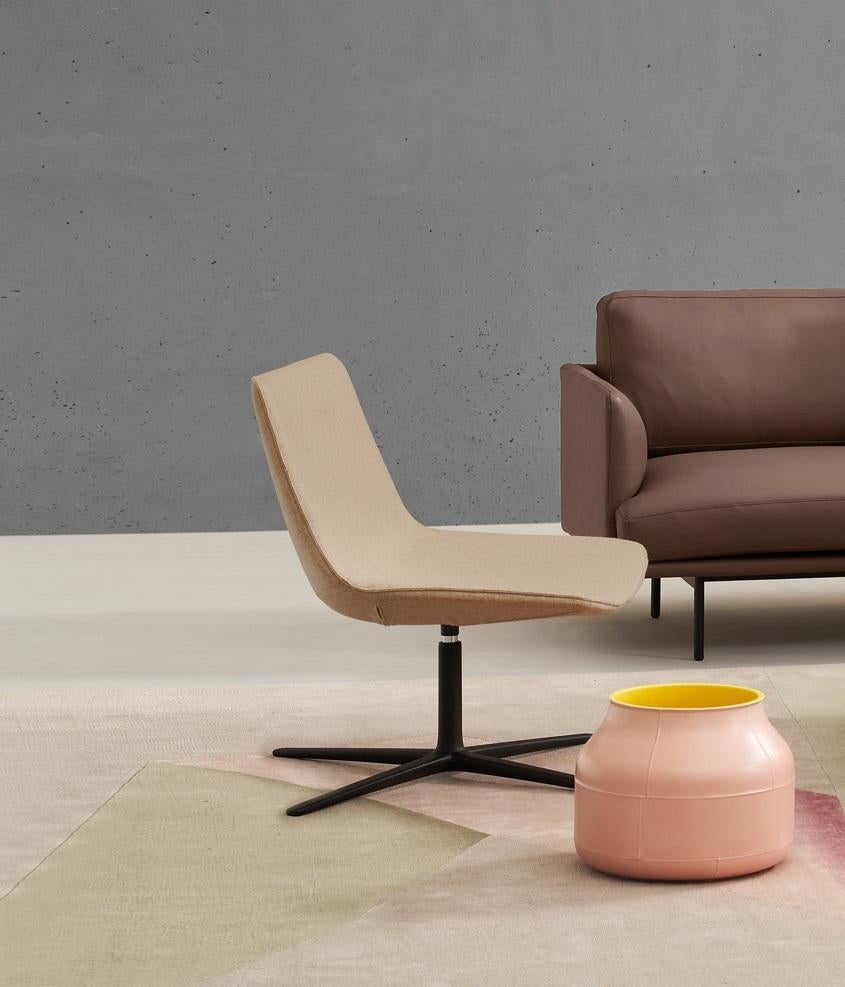 Italiano Amelie Lounge Chair in schiuma e alluminio lucido di Quinti Sedute in vendita