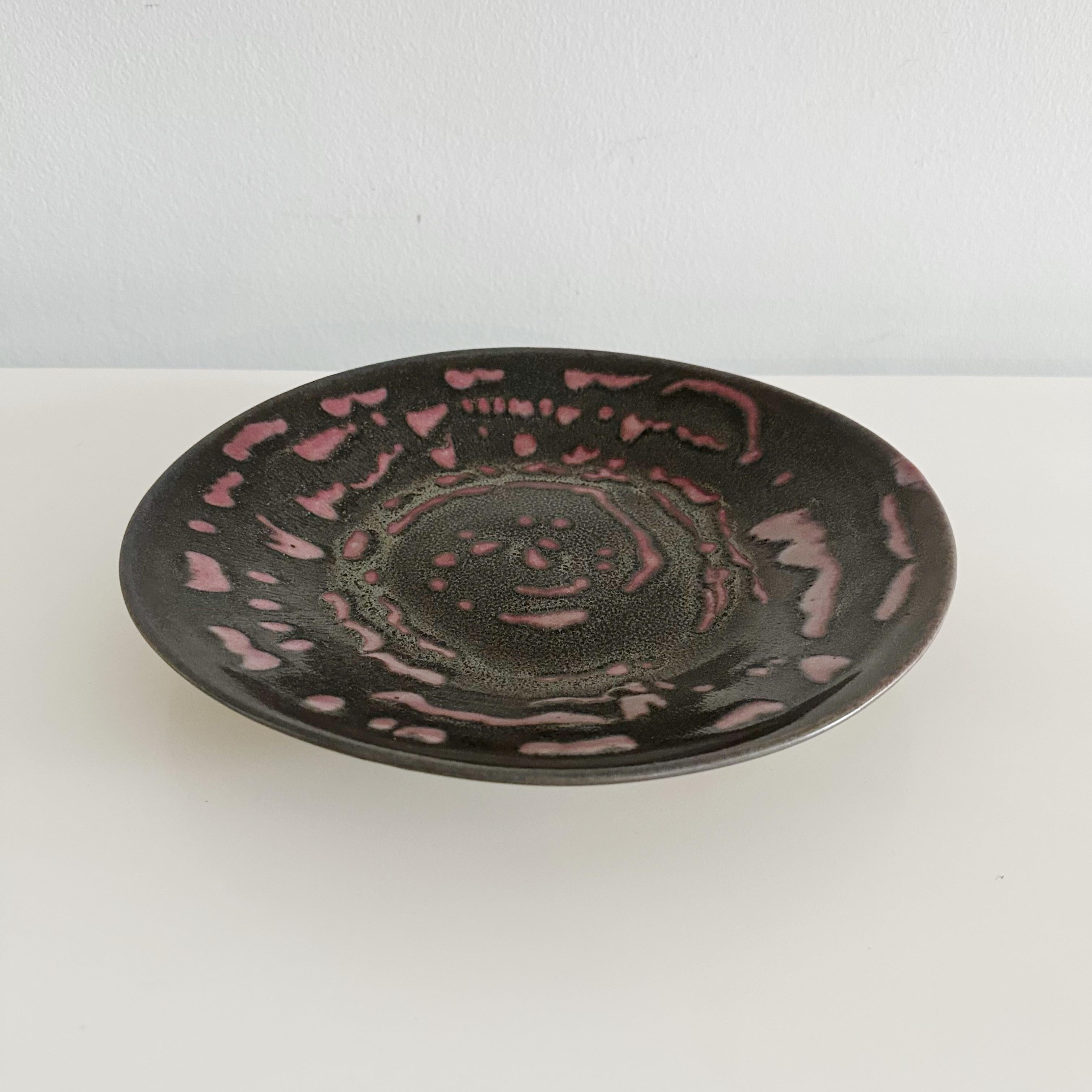 Hand-Crafted Amelie Richter (Bavarian-French, 20th Century) Studio Pottery Plate For Sale
