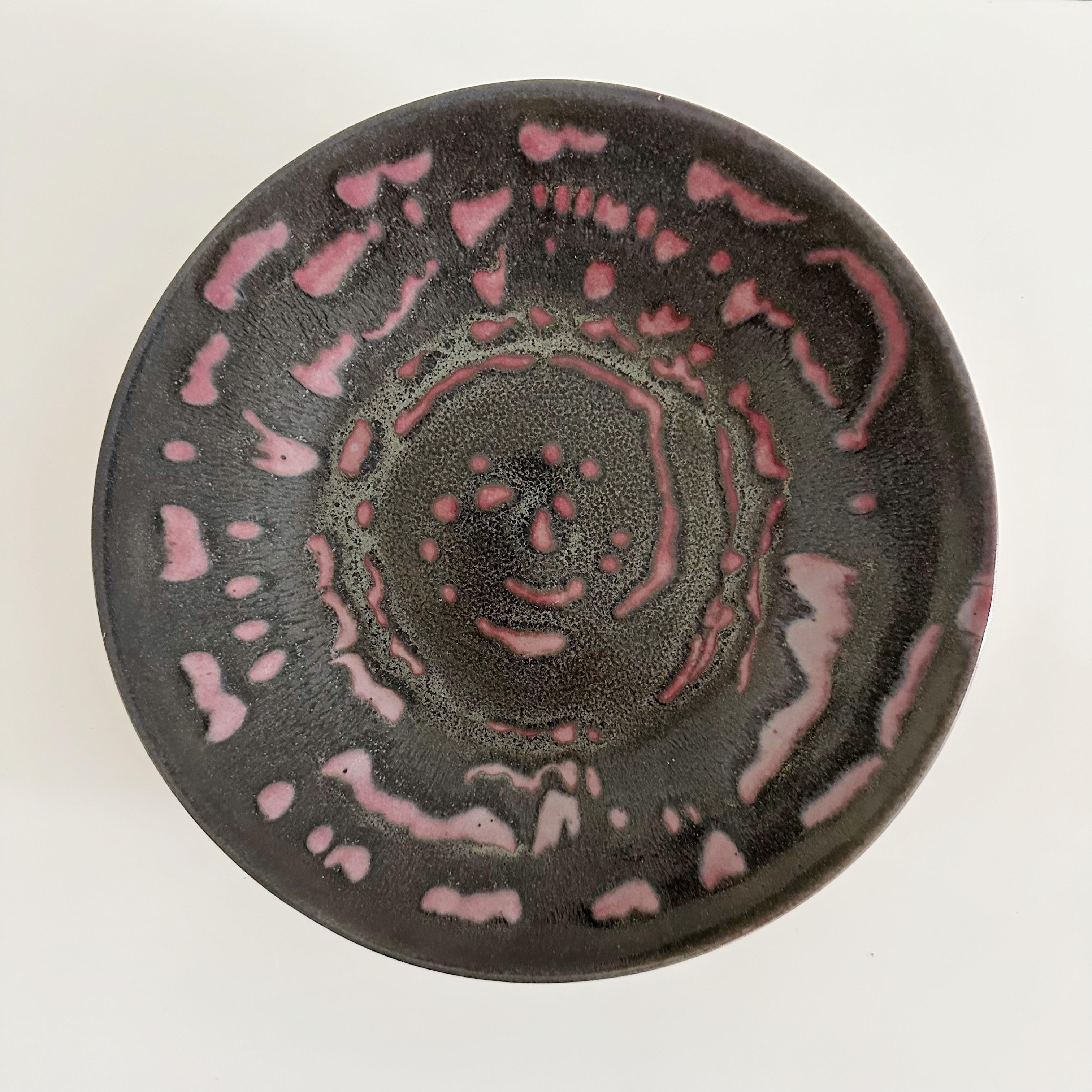 Amelie Richter (Bavarian-French, 20th Century) Studio Pottery Plate In Good Condition For Sale In West Palm Beach, FL