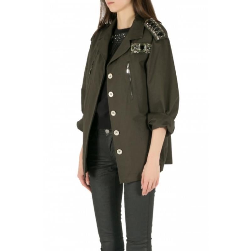 Amen Chaqueta militar verde oscuro de algodón con detalles de charreteras y cristales M en Bueno Estado en Dubai, Al Qouz 2