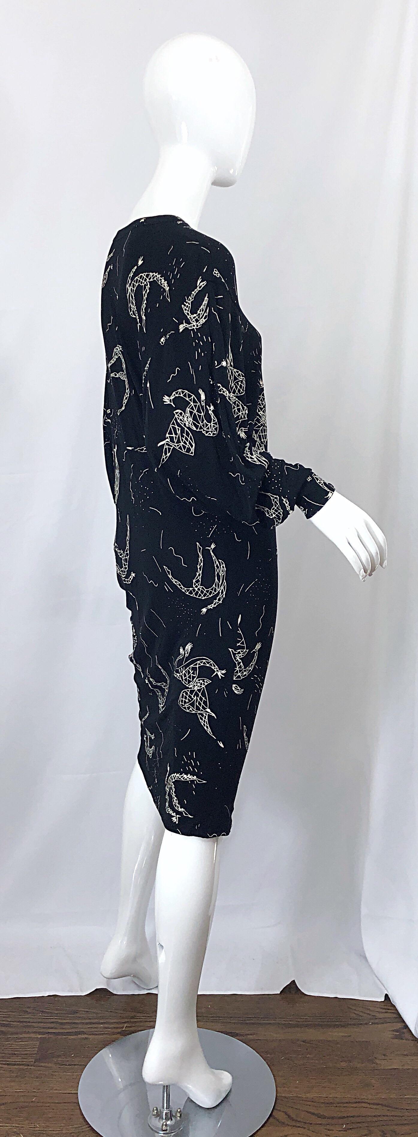 Amen Wardy 1980er Jahre Handbemaltes Kleid mit schwarzem und weißem Harlekin-Print 80er Jahre im Angebot 8