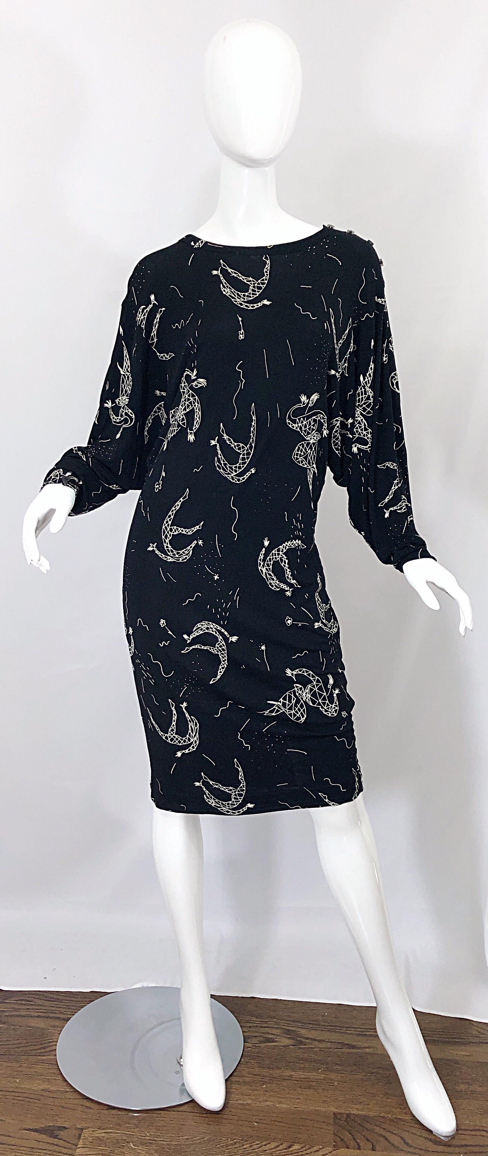 Amen Wardy 1980er Jahre Handbemaltes Kleid mit schwarzem und weißem Harlekin-Print 80er Jahre im Angebot 10