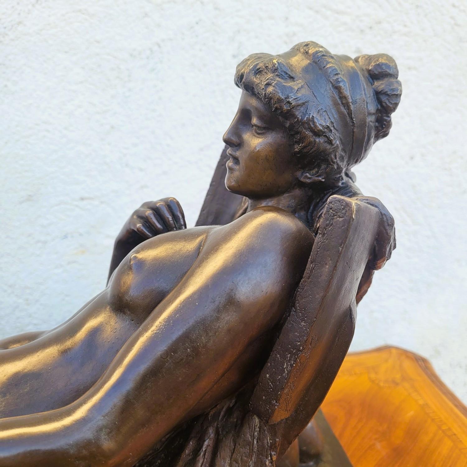 Amendola, Scultura in bronzo di una donna antica, XIX secolo in vendita 10